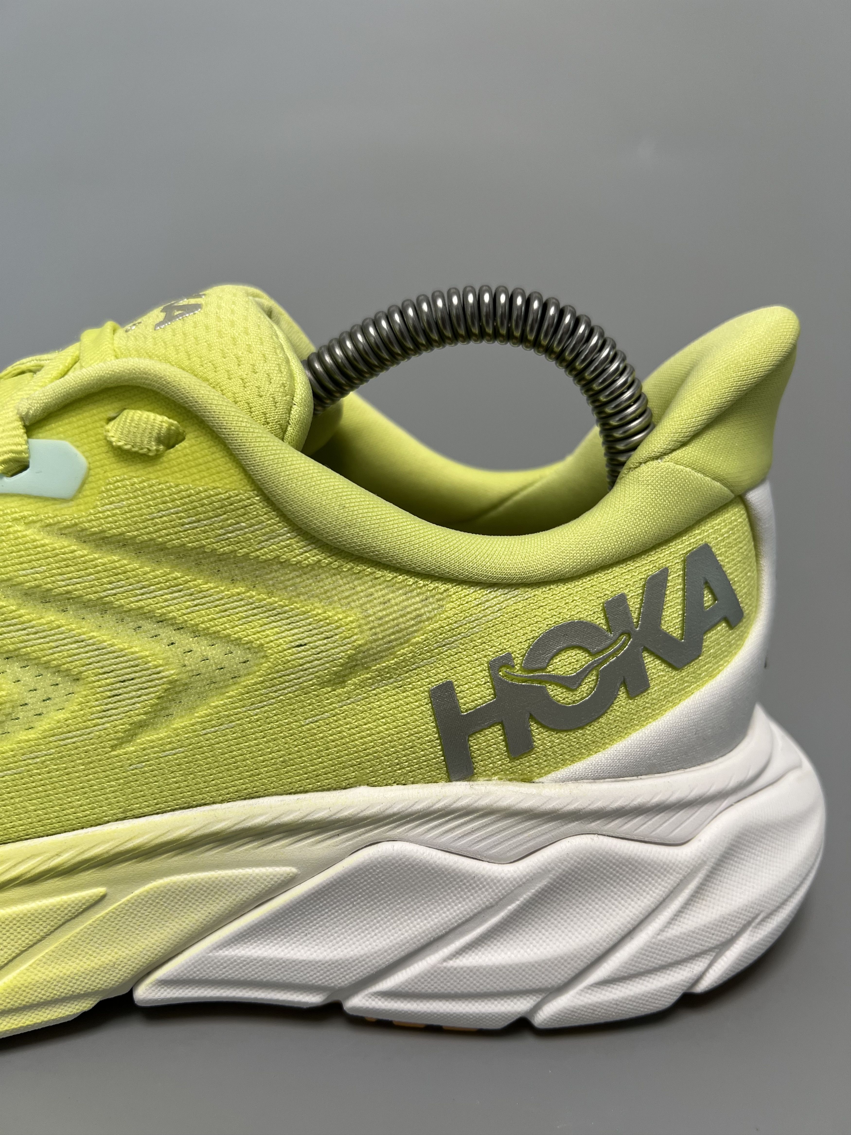 Hoka 7B Hoka One One Arahi 6 Running Shoes 1123195-CGWHT Size US 7 / IT 37 - 9 Thumbnail
