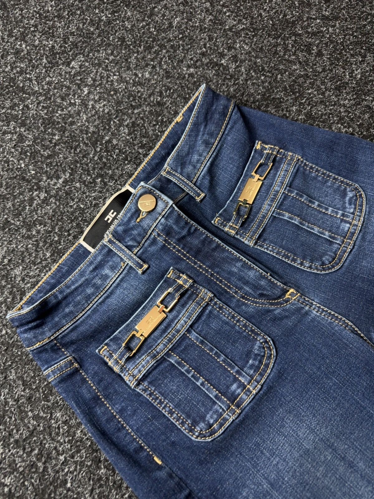 Elisabetta Franchi Luxury Y2K 00s Elisabetta Franchi Flare Jeans Dark Wash Size 24" / US 00 / IT 34 - 6 Thumbnail