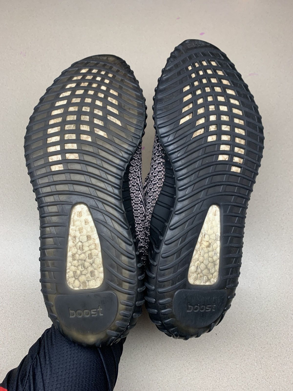 Yeezy Adidas Yeezy Boost 350 V2 Size US 10.5 / EU 43-44 - 3 Thumbnail