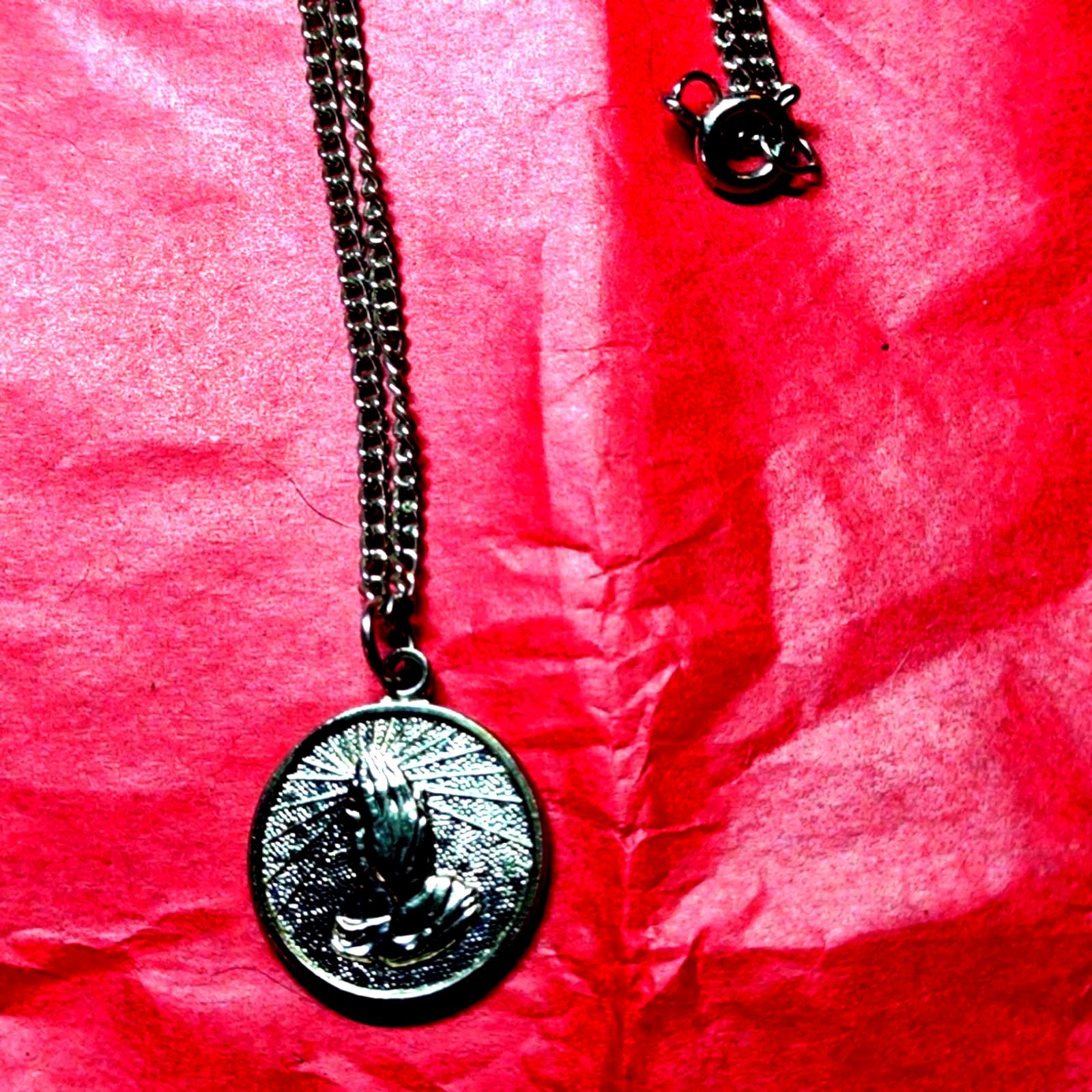 Vintage Vintage silver serenity prayer necklace~on back~ Size ONE SIZE - 3 Thumbnail