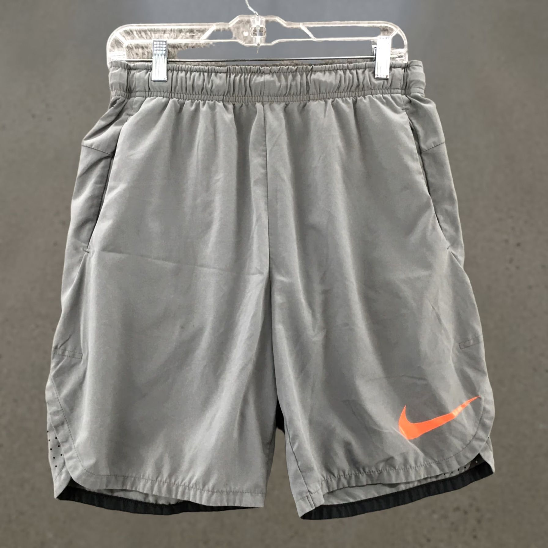 Nike Nike Athletic Basketball Shorts Mens Medium Gray High Rise Elastic Waist Pocket Size US 31 - 1 Thumbnail