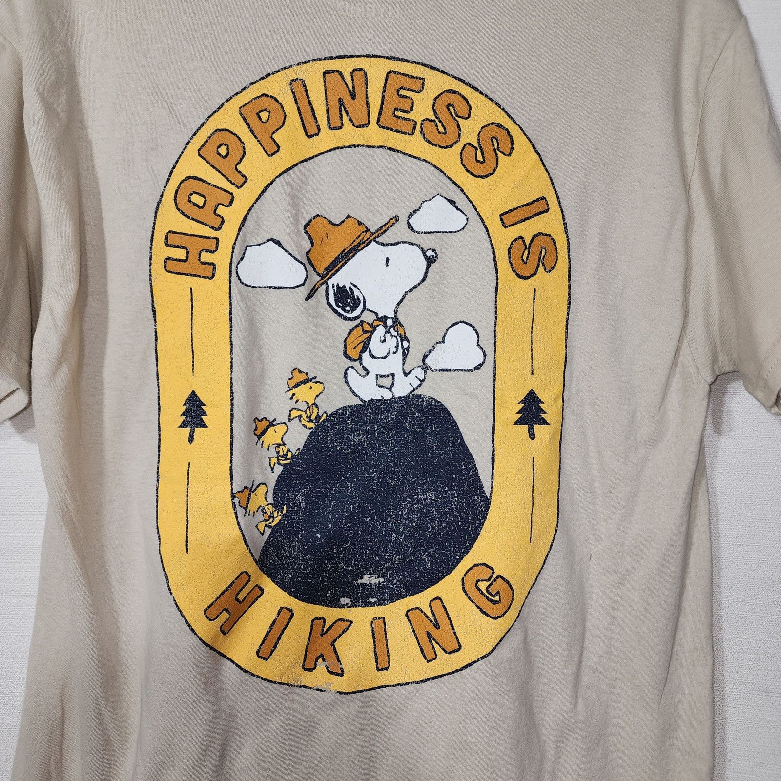 Peanuts Snoopy and woodstock ''Happiness is Hiking'' men's medium Size US M / EU 48-50 / 2 - 6 Thumbnail