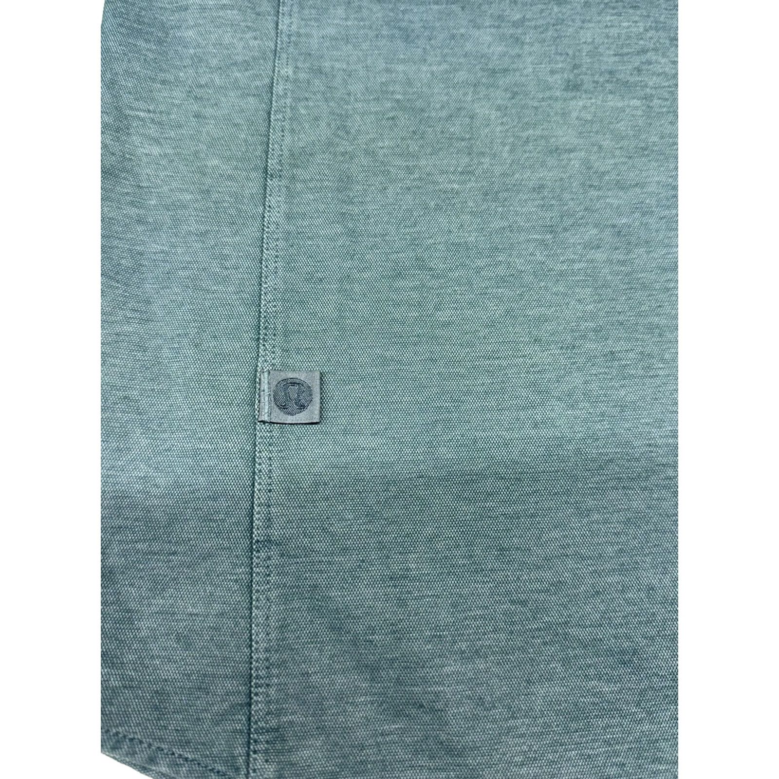 Lululemon Lululemon Mens M Commission Shirt Green Button-Down Long Sleeve Stretch Knit Cotton Elastomultiester Regular Size M Pocket Logo Collared Shirt Size US M / EU 48-50 / 2 - 7 Thumbnail