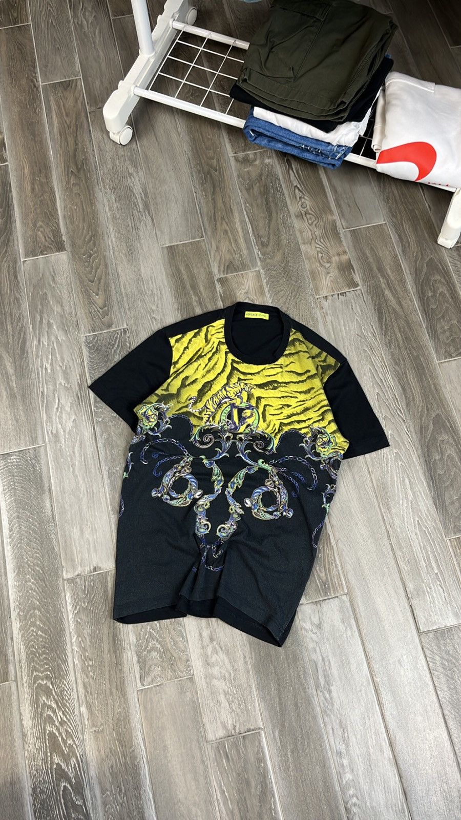 Versace × Versace Jeans Couture × Vintage Hype vintage Versage Jeans tee Size M / US 6-8 / IT 42-44 - 2 Thumbnail