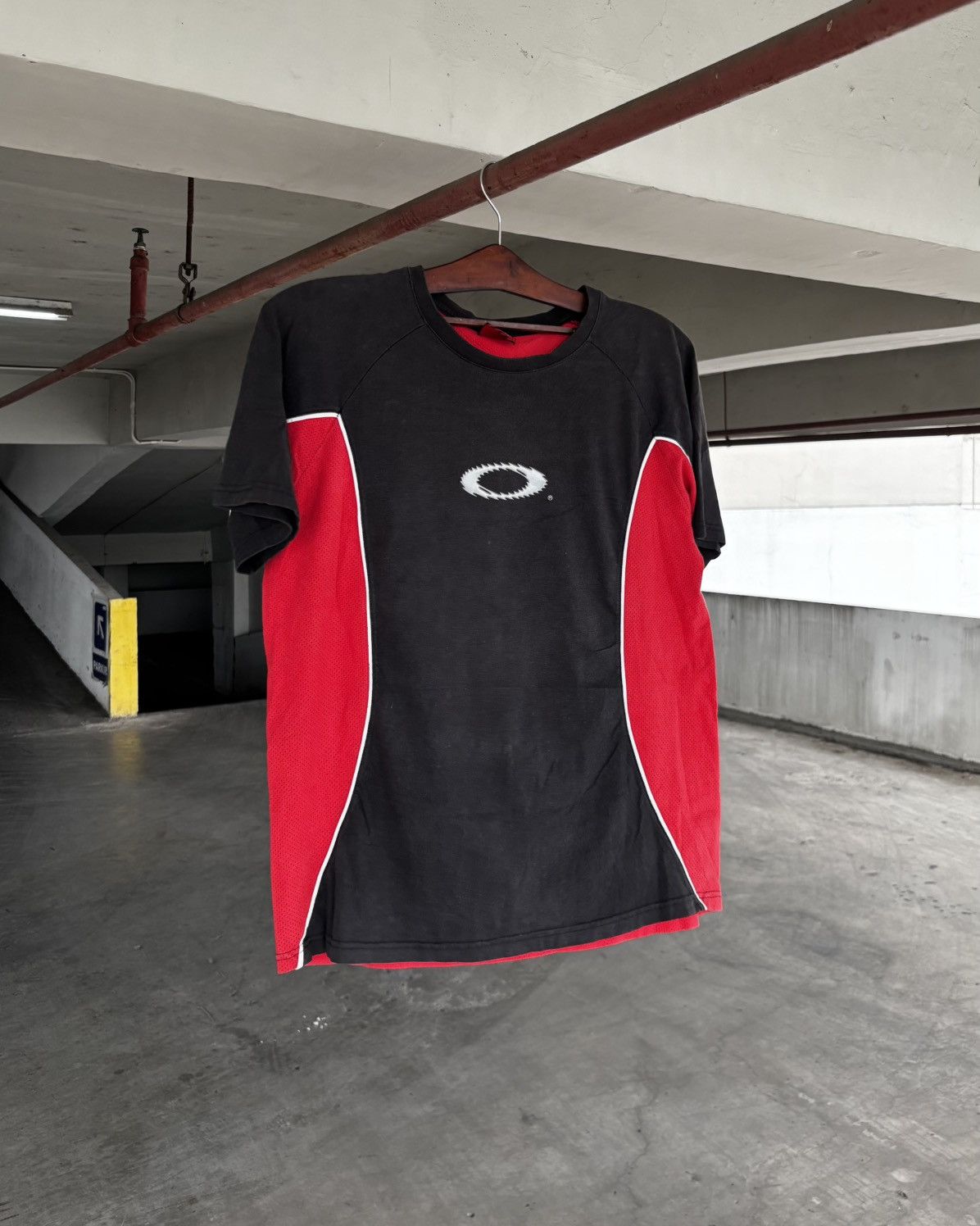 🔥RARE🔥Oakley Rubber Logo Jersey Shirt