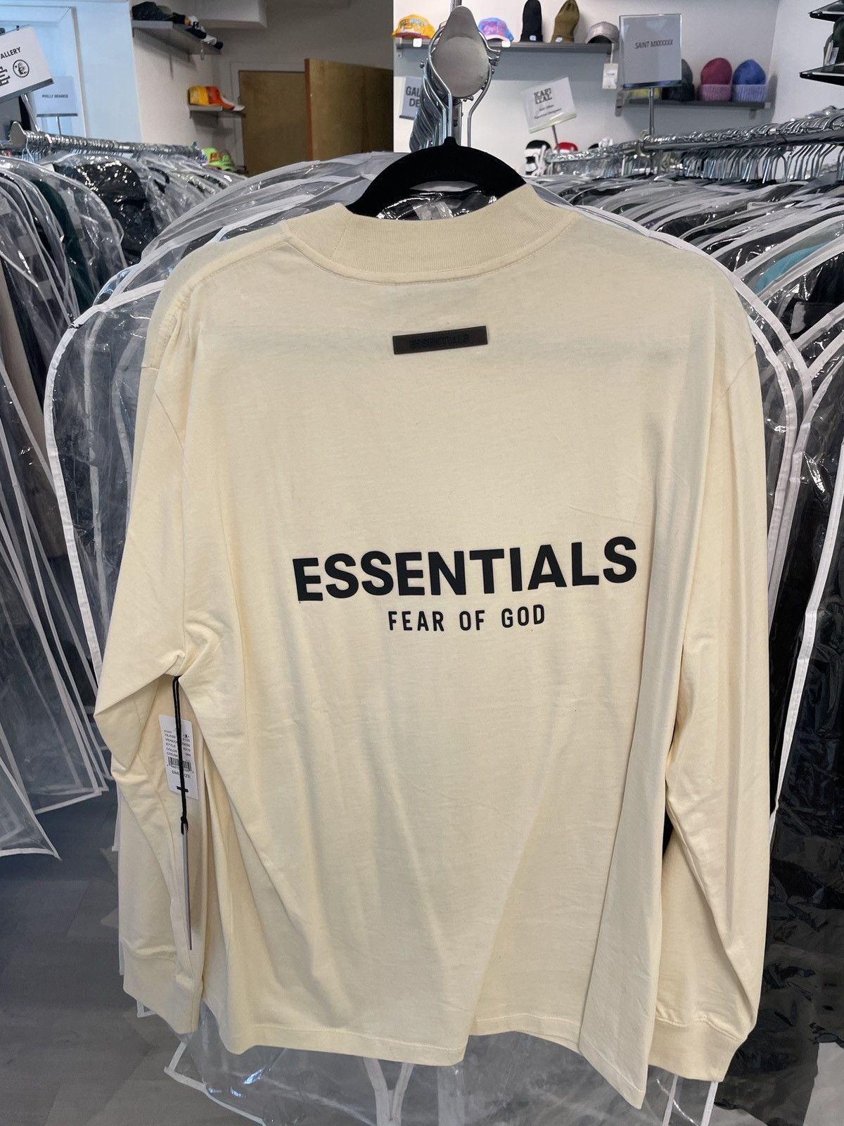 Essentials Fear of God Essentials Back Logo Long Sleeve Cream Small Size US S / EU 44-46 / 1 - 2 Thumbnail