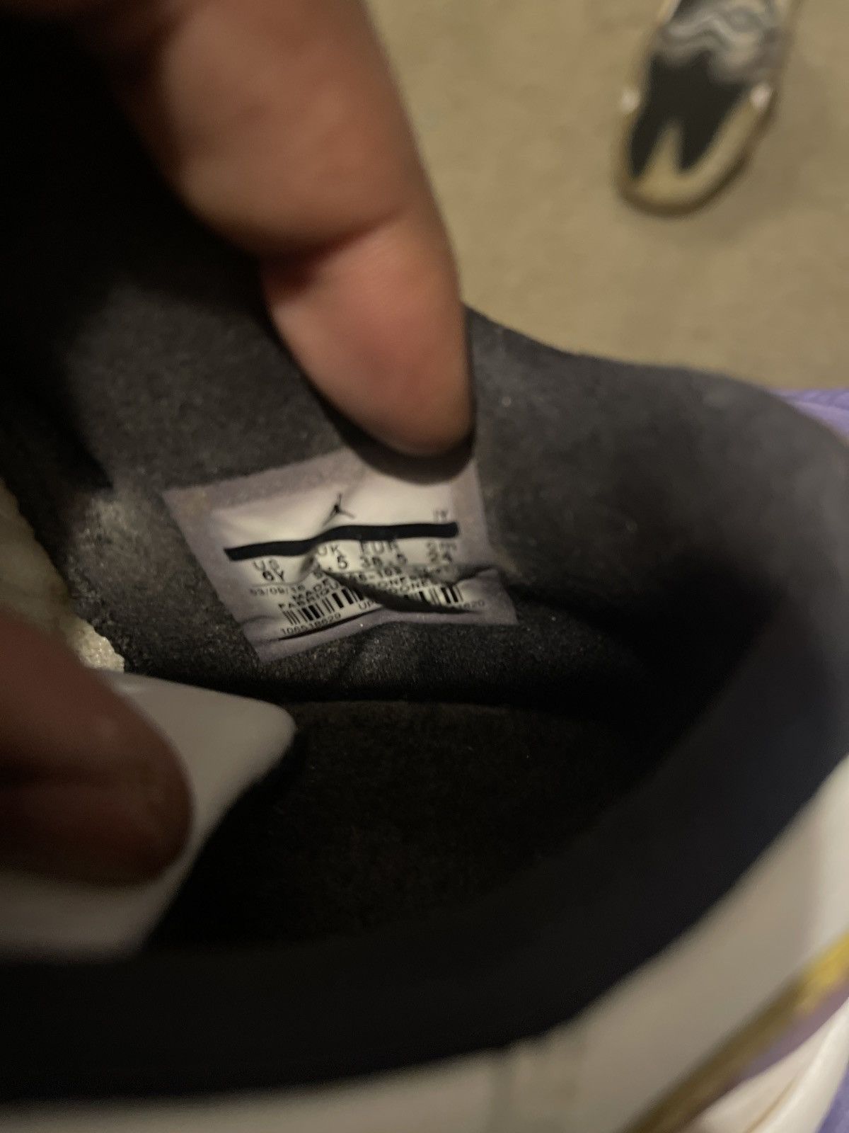 Nike Retro 11 Size US 6 / EU 39 - 2 Thumbnail