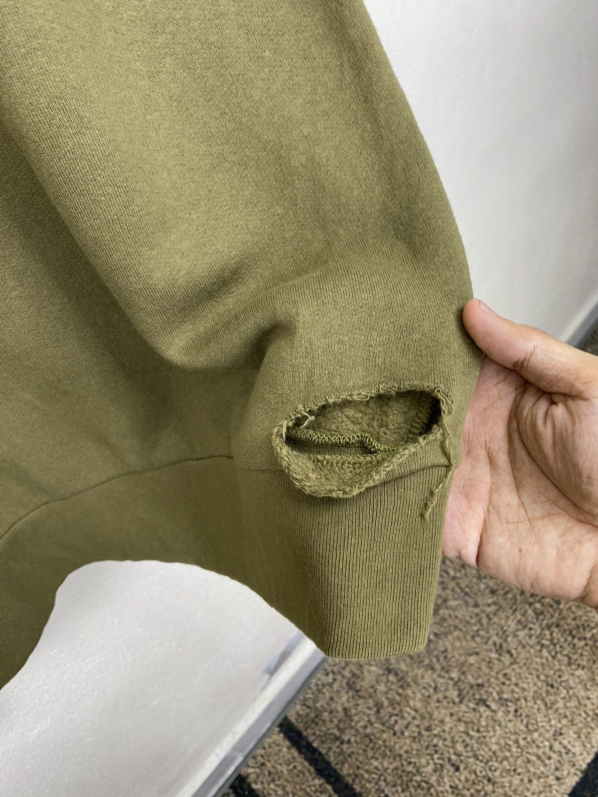 Jun Takahashi UNDERCOVER by Jun Takahashi Ripped Oversized Jumper Size US M / EU 48-50 / 2 - 13 Thumbnail
