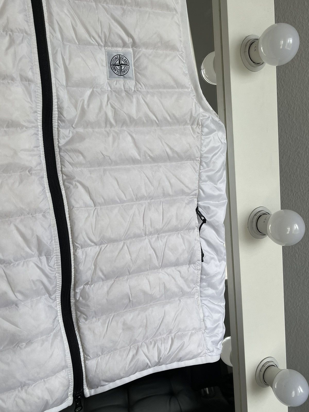 Stone Island Stone Island patch program white vest Size US M / EU 48-50 / 2 - 4 Thumbnail