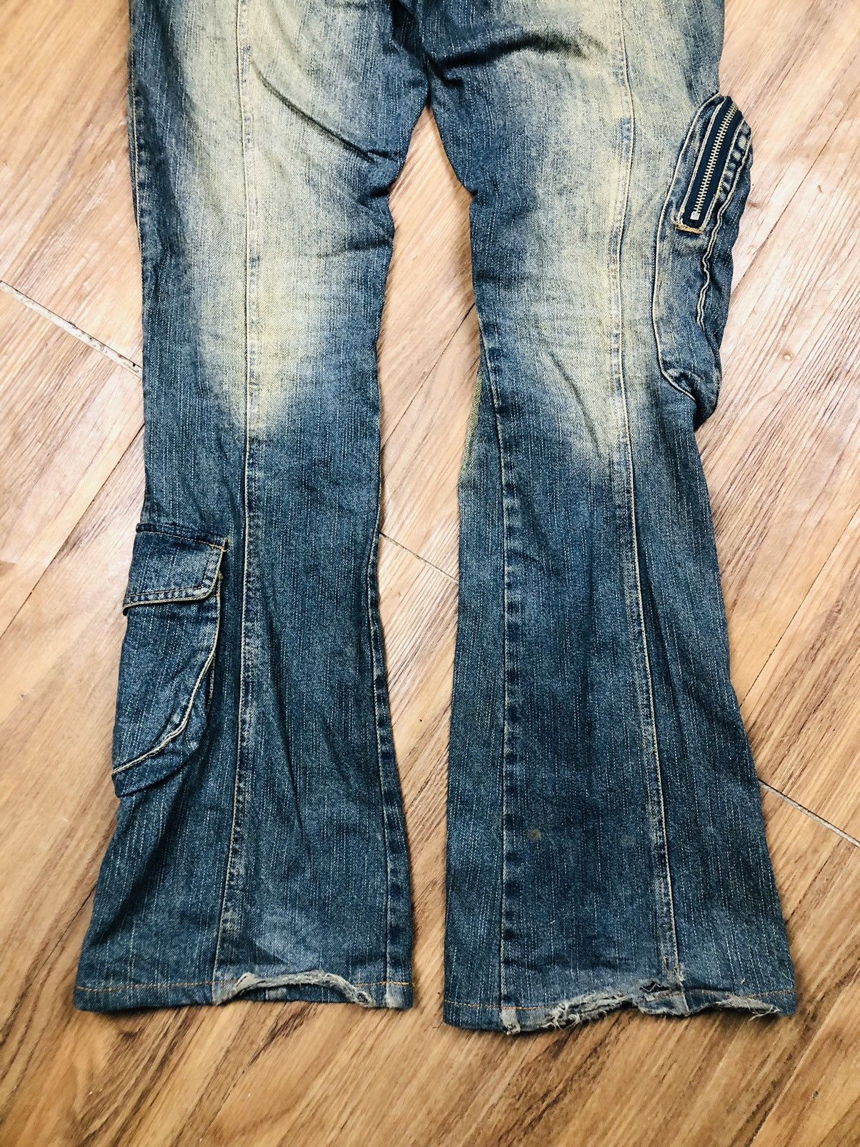 Japanese Brand Lav Y2k Multi-Pocket Cargo Flare Jeans (37) Size US 29 - 17 Thumbnail