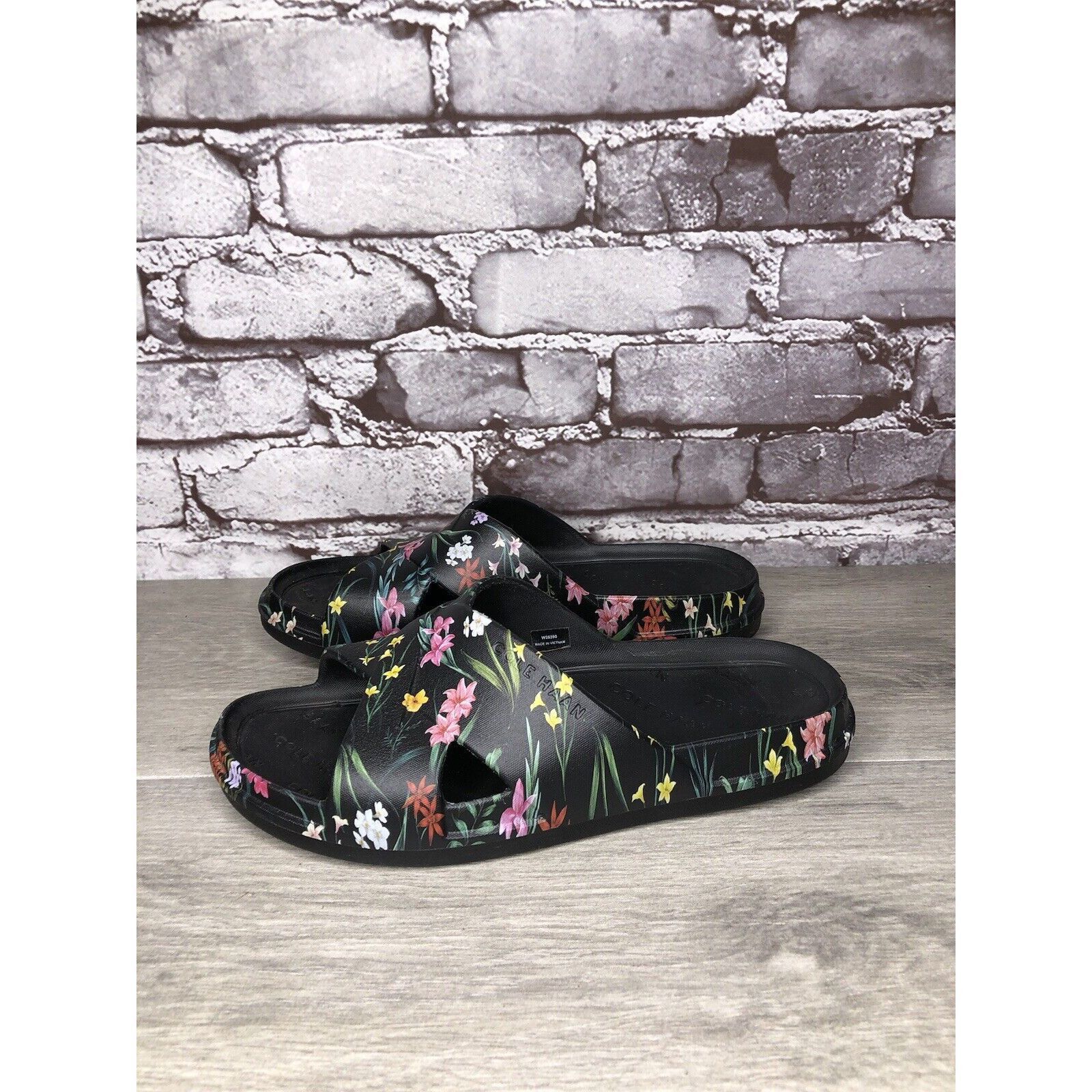 Cole Haan Cole Haan Grand Os. 25390 Black Rubber Floral Print Sandals Size US 7 / IT 37 - 1 Thumbnail