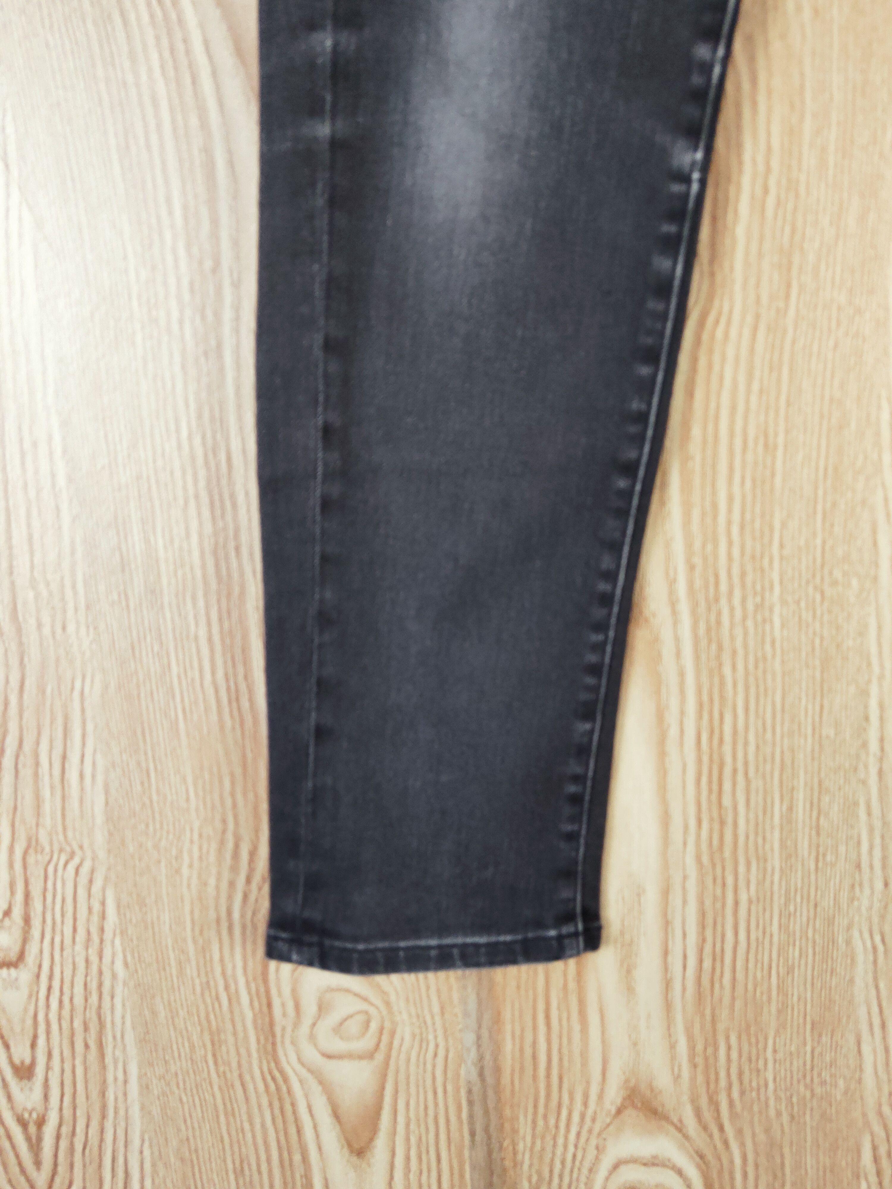Japanese Brand Uniqlo Black Distressed Ripped Jeans #W231 Size 26" / US 2 / IT 38 - 4 Thumbnail