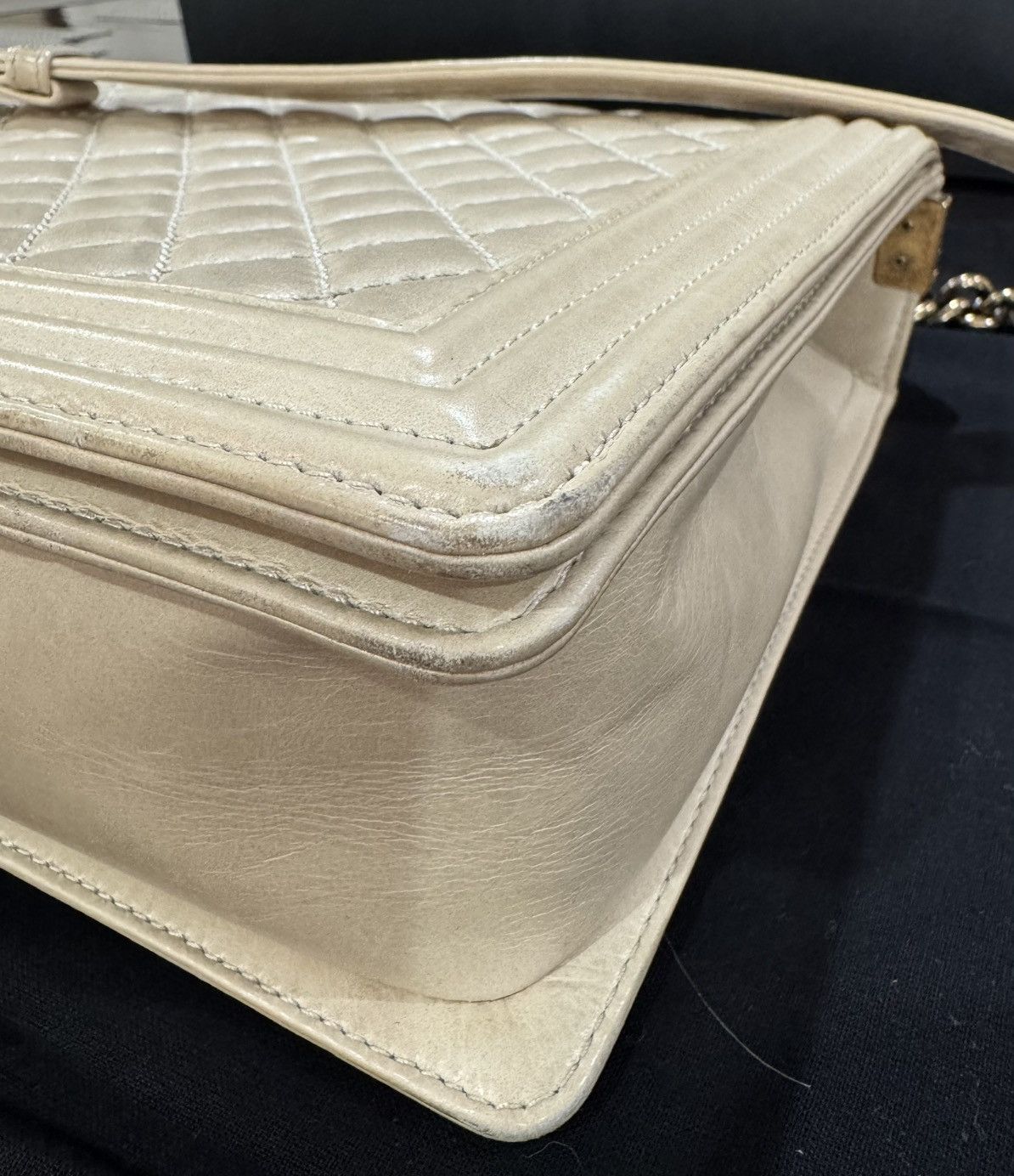 Chanel Chanel Boy Bag in Beige Lambskin with Antiqued Gold Hardware Size ONE SIZE - 7 Thumbnail