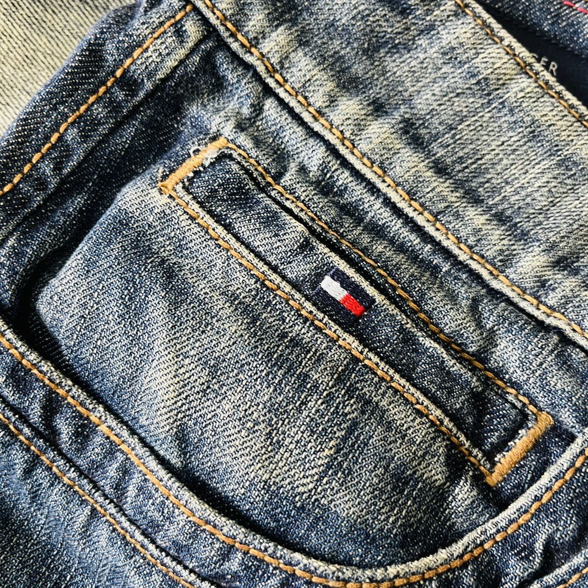 Tommy Hilfiger × Vintage Vintage Tommy Hilfiger Cambridge Regular Fit Jeans Size US 33 - 15 Thumbnail
