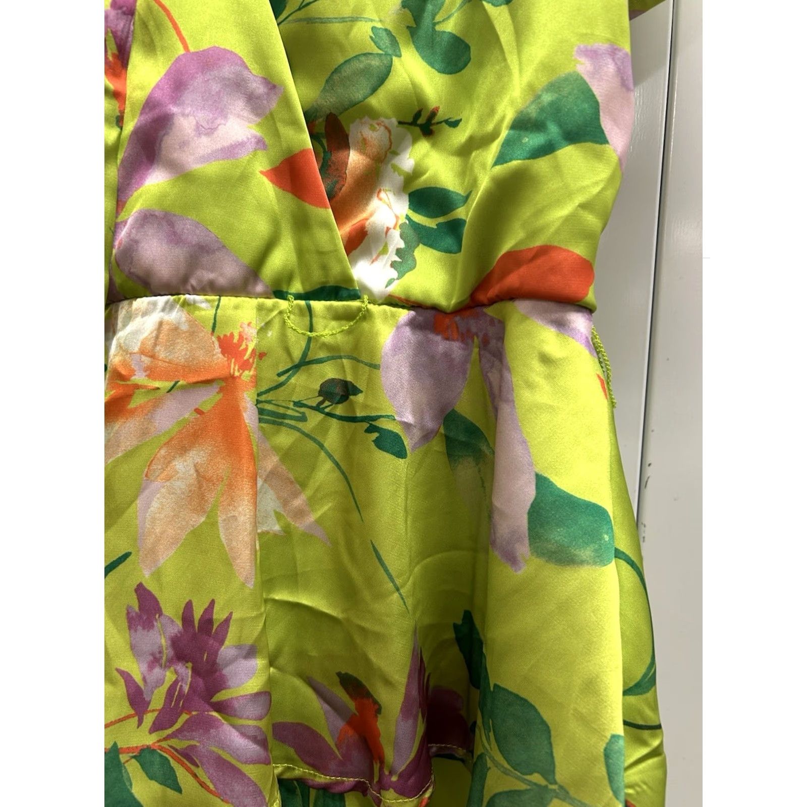 Nicole Miller VINTAGE? No. Nicole Miller Dress Women's Mini Dress Floral Green V-Neck Short Sleeve Summer L Size L / US 10 / IT 46 - 7 Thumbnail