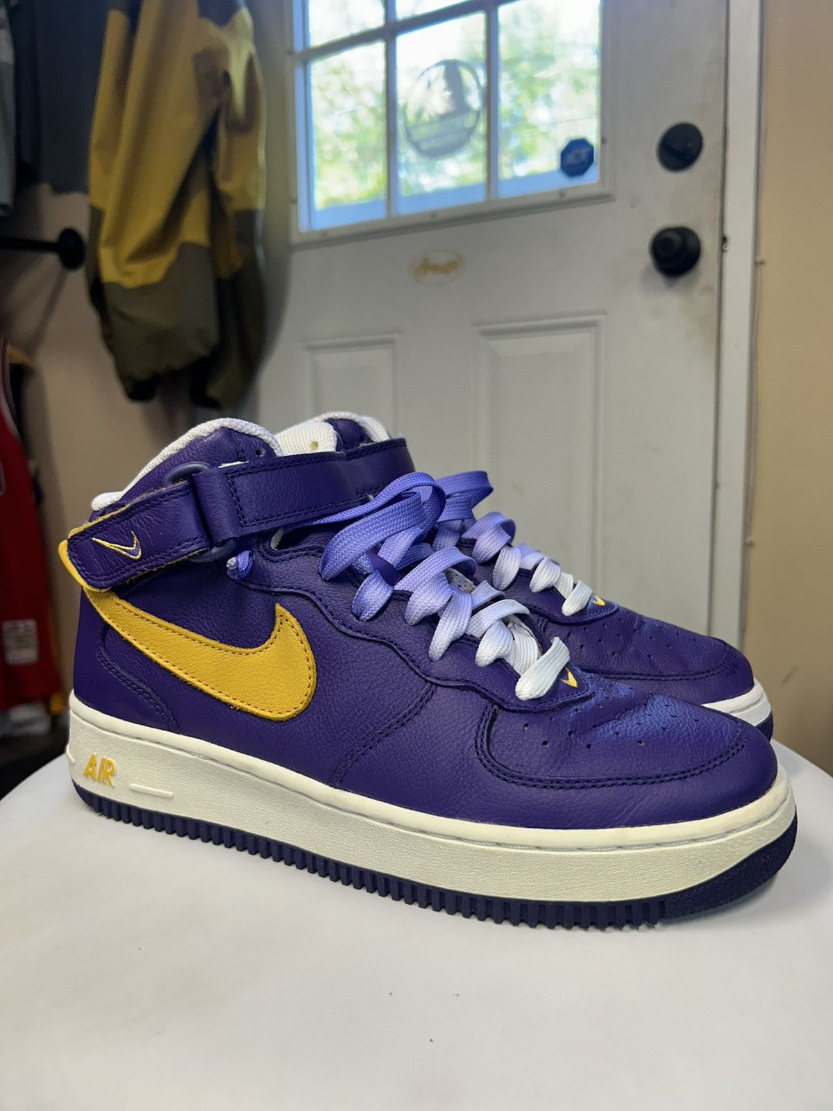Nike Nike Air Force 1 Mid ‘07 “LA Lakers” Size US 8 / EU 41 - 1 Thumbnail