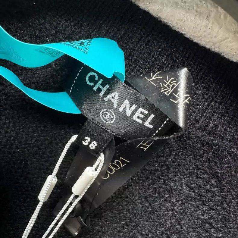 Chanel Chanel 23B black gold chain leather chain cashmere cardiga Size XS / US 0-2 / IT 36-38 - 3 Thumbnail