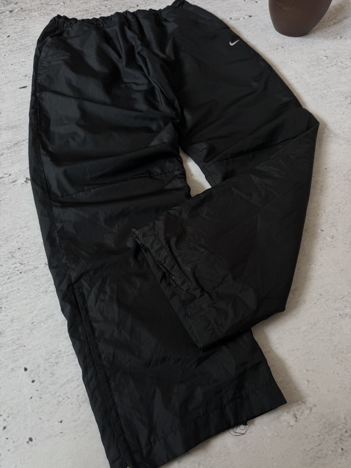 Nike × Vintage NIKE NYLON VINTAGE Y2K OVERSIZE BAGGY FIT PANTS SWEATPANTS Size US 34 / EU 50 - 4 Thumbnail