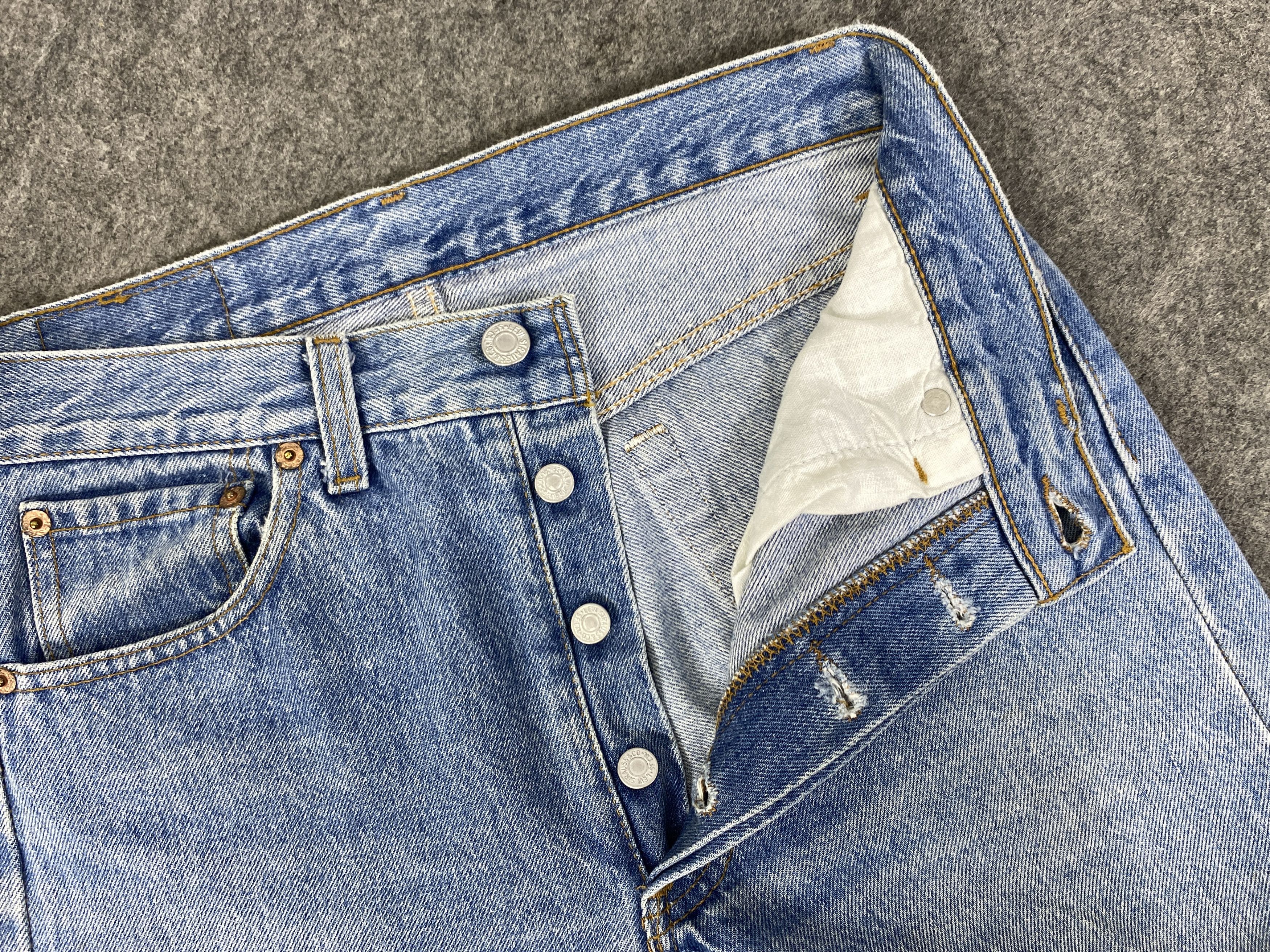 Japanese Brand Light Blue Vintage Levis 501 Jeans 28x31 - JN3192 Size US 28 / EU 44 - 6 Thumbnail