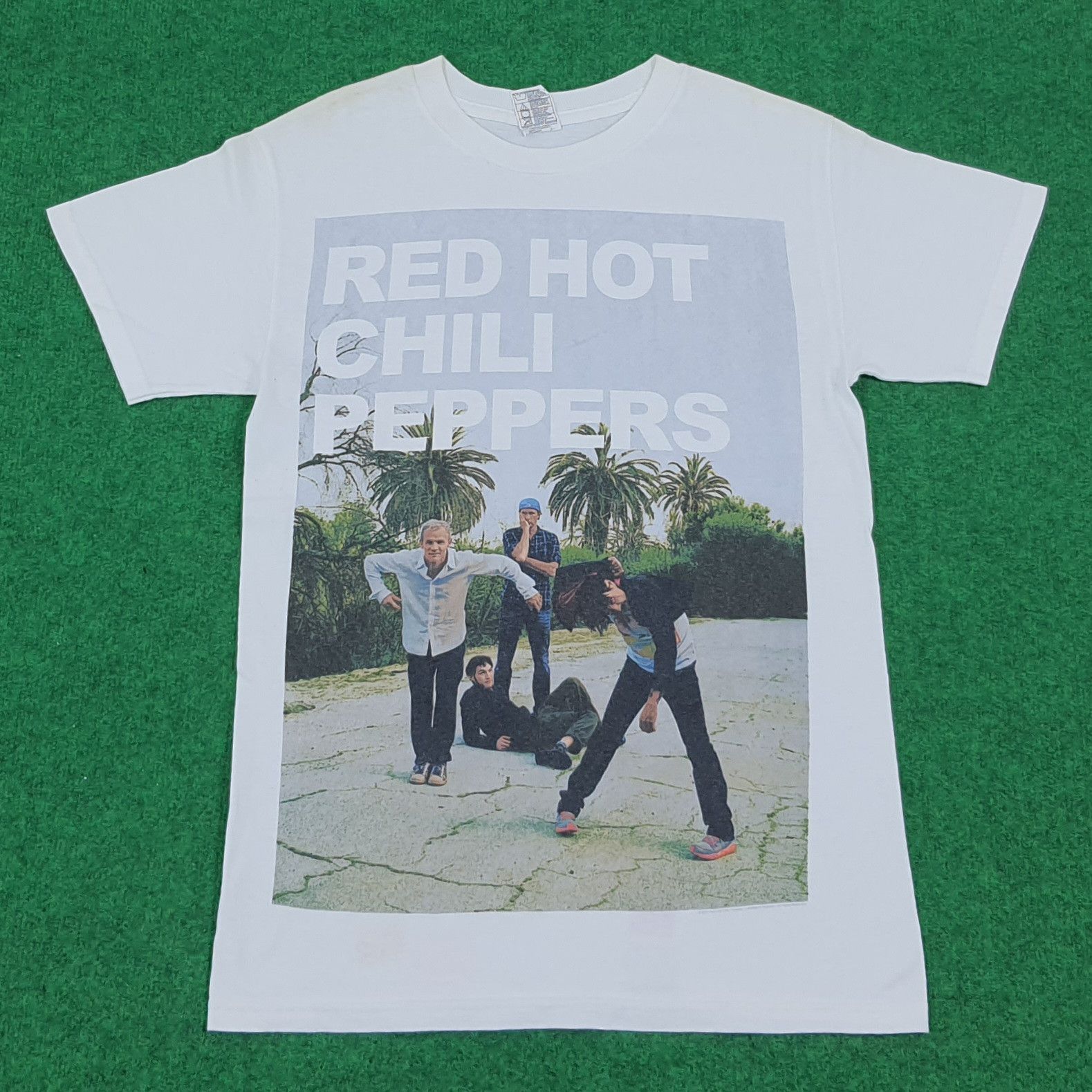 Band Tees × Vintage Vintage Red Hot Chili Peppers Photo Tee Rock 90s Band Tees Size US S / EU 44-46 / 1 - 1 Thumbnail