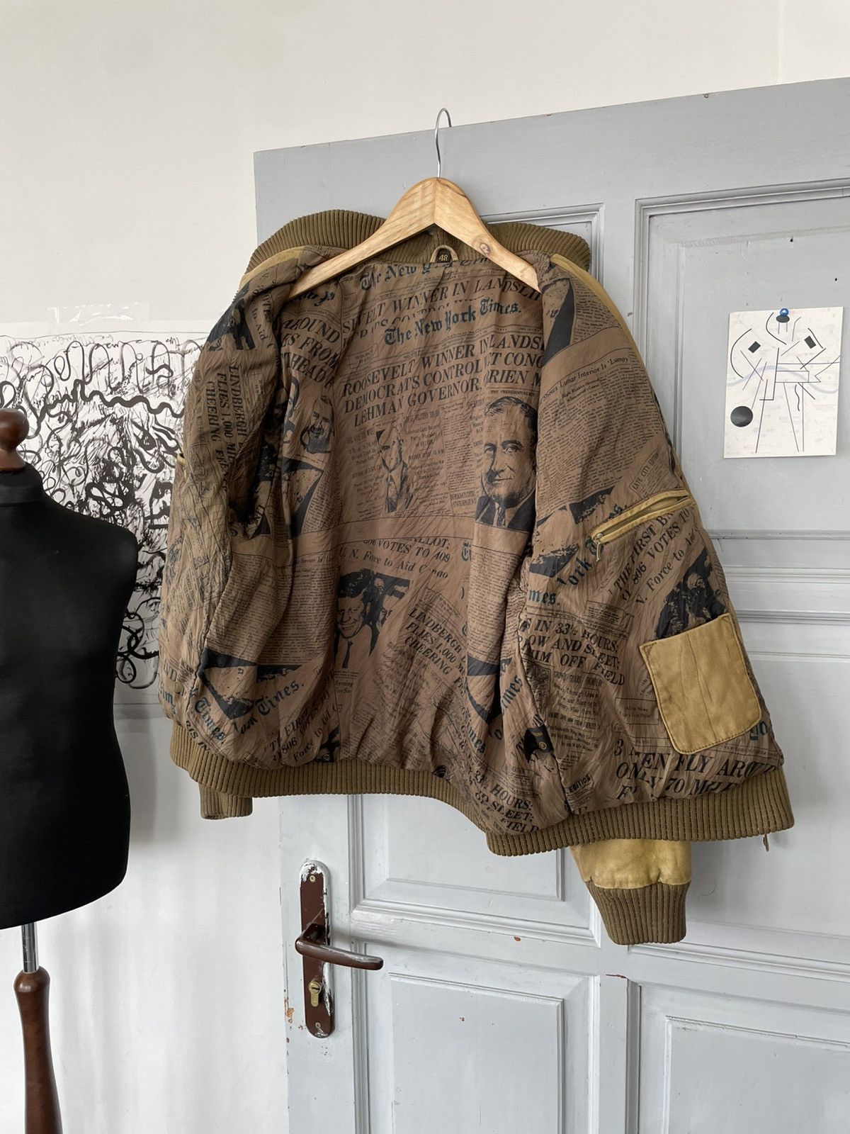 Vintage Yellow Distressed leather jacket Y2K sz M