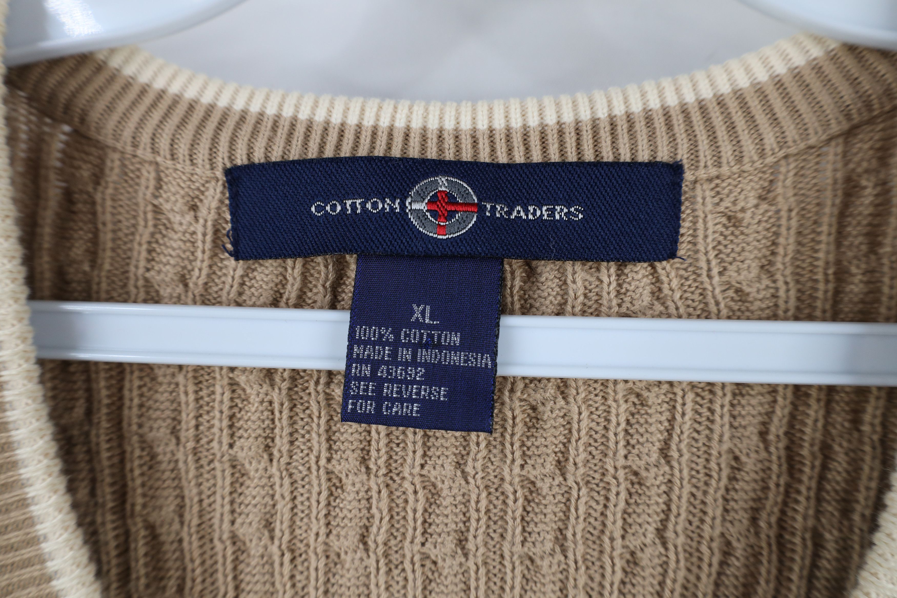 Vintage Vintage 90s Streetwear Cable Knit V-Neck Sweater Vest Beige Size US XL / EU 56 / 4 - 6 Thumbnail