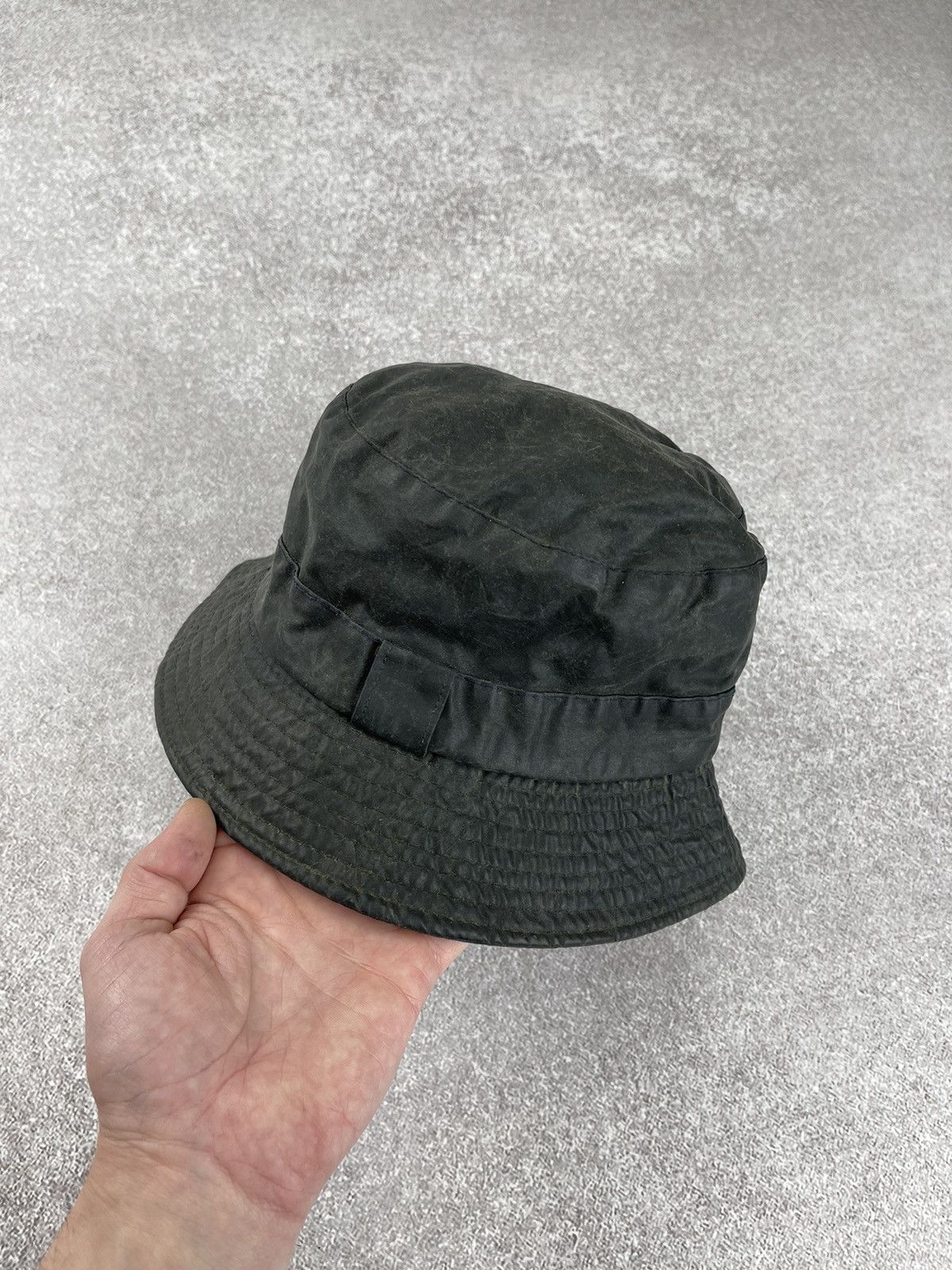 Barbour × Vintage Vintage Barbour Waxed Bucket Hat Size M Size ONE SIZE - 1 Thumbnail