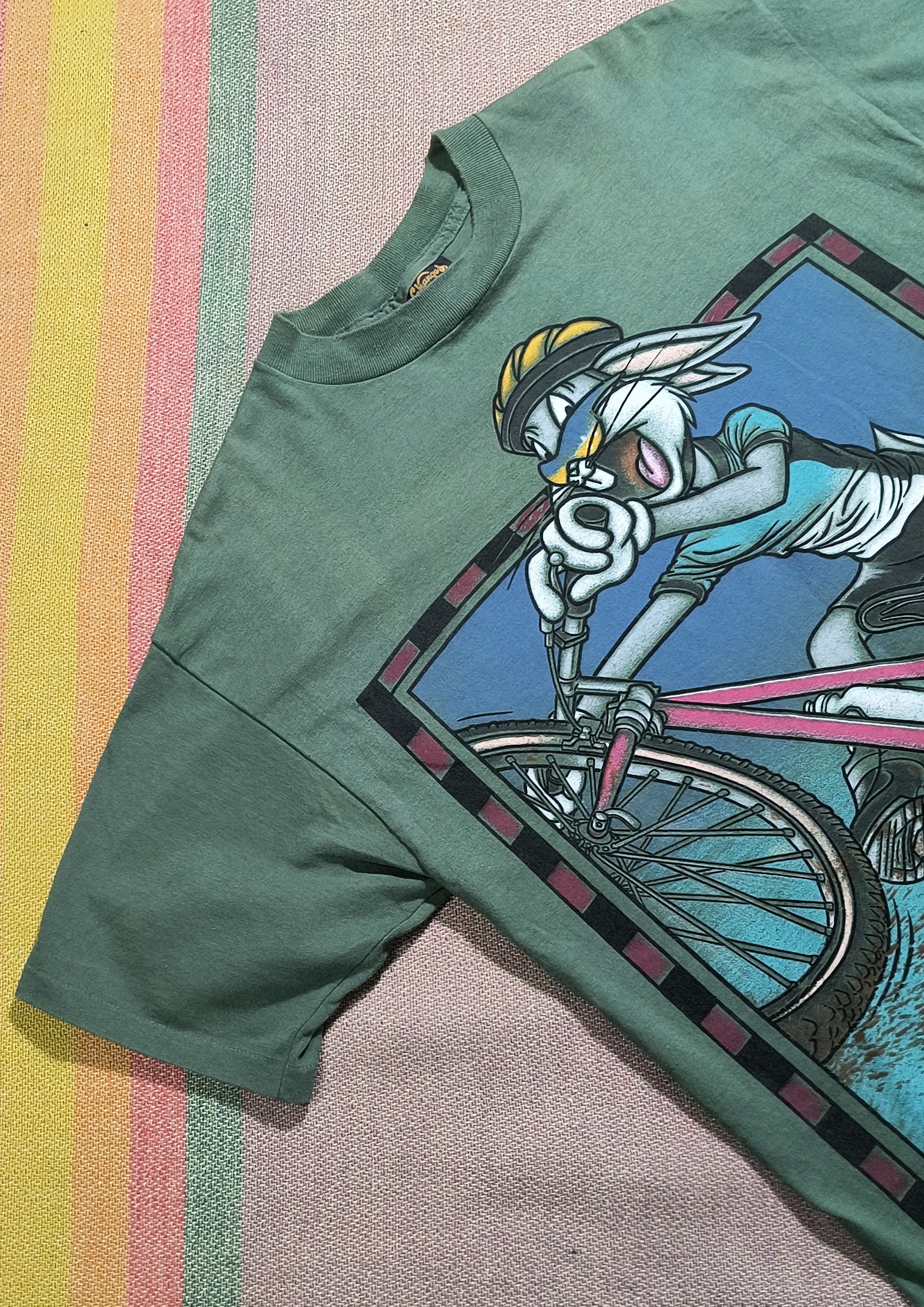 Changes Vintage Bugs Bunny bicyclist 1995 tee Size US L / EU 52-54 / 3 - 3 Thumbnail