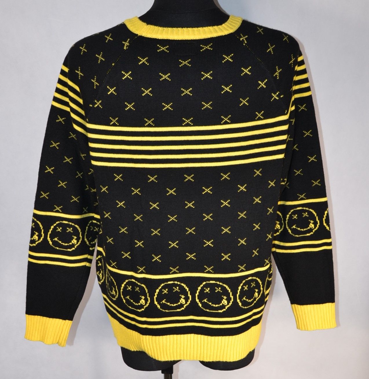 Other NIRVANA Sweatshirt Sweater XL Mens 2016 Smile Kurt Cobain Size US XL / EU 56 / 4 - 5 Thumbnail