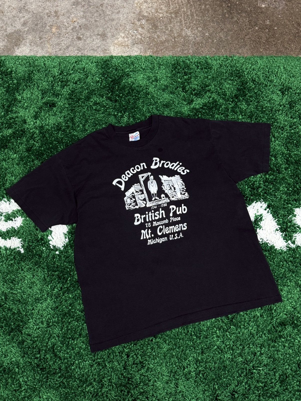 Vintage Deacon Brodies Bar Club Pub Hanes Hanging Man Tee Grunge XL Size US XL / EU 56 / 4 - 1 Thumbnail