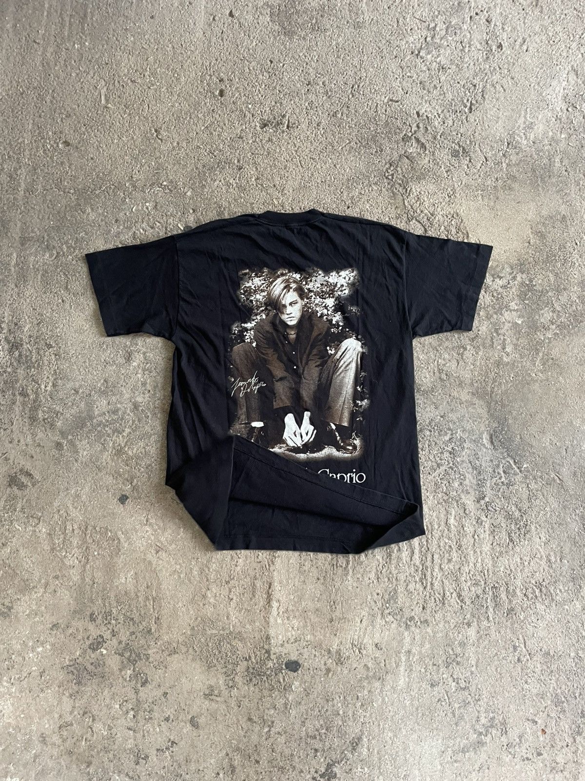 Vintage 90s Single stitch Leonardo Dicaprio tee Size US L / EU 52-54 / 3 - 7 Thumbnail