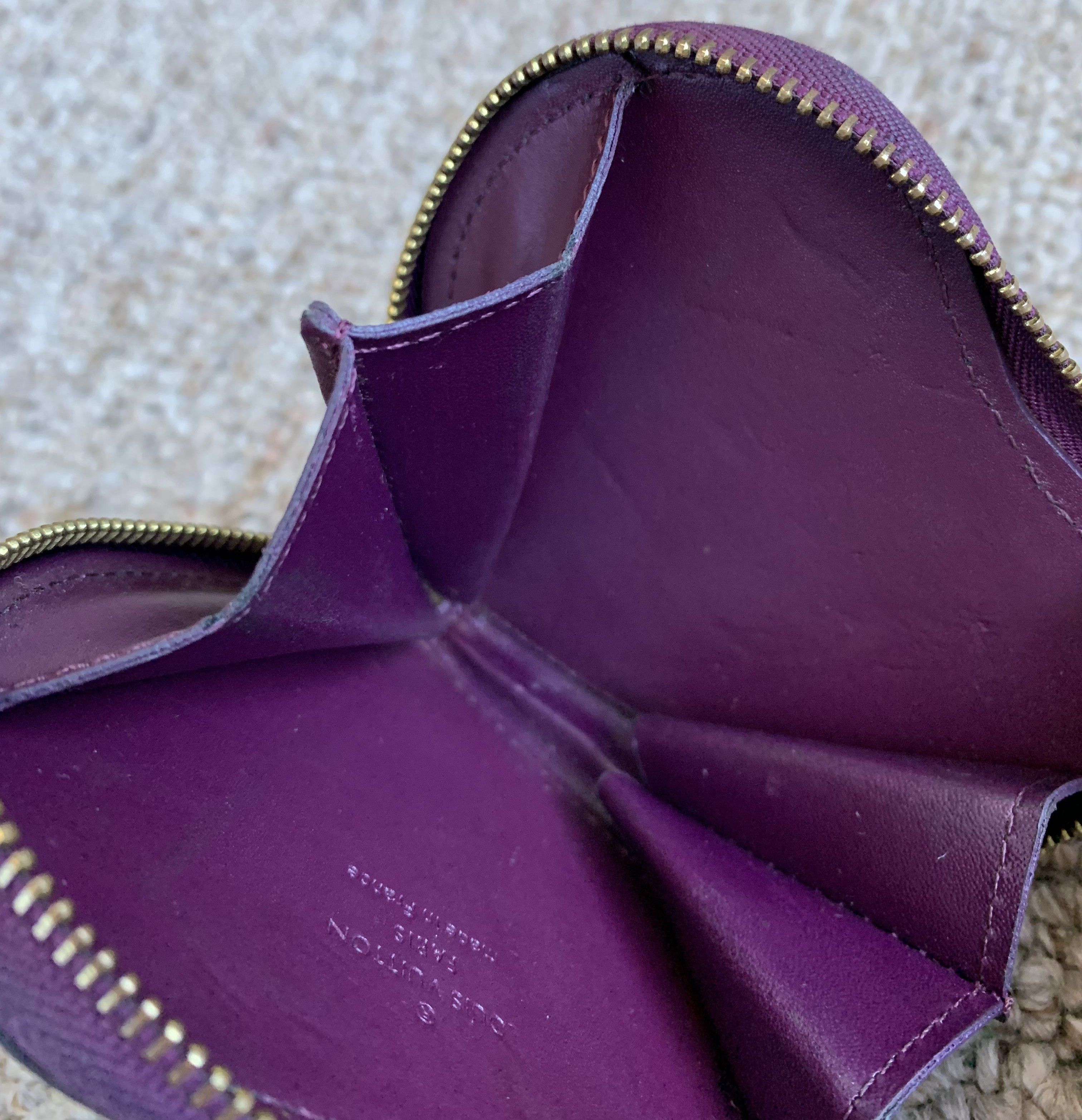 Louis Vuitton Louis Vuitton Vernis Patent Leather Monogram Heart Pouch Size ONE SIZE - 7 Thumbnail