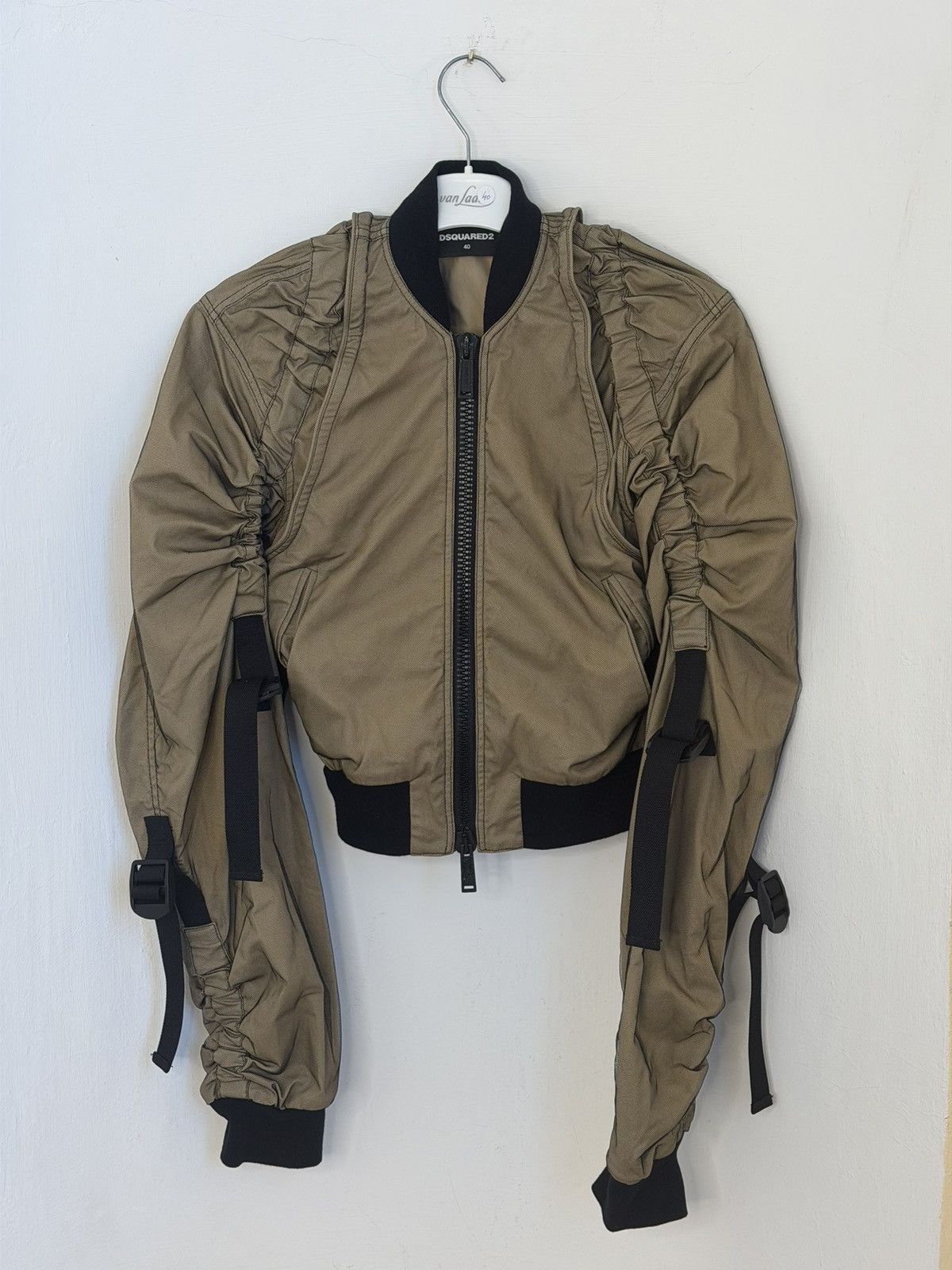 Dsquared2 Dsquared2 SS19 Runway ruched sleeve cropped bomber jacket Size S / US 4 / IT 40 - 10 Thumbnail