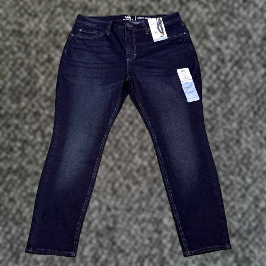 Lee Lee Riders Jeans Womens 16 Petite Mid Rise Skinny Stretch Denim Blue 5-Pocket Logo Zip Inseam 24.5in Regular 33W Size 38" / US 16 / IT 52 - 1 Thumbnail