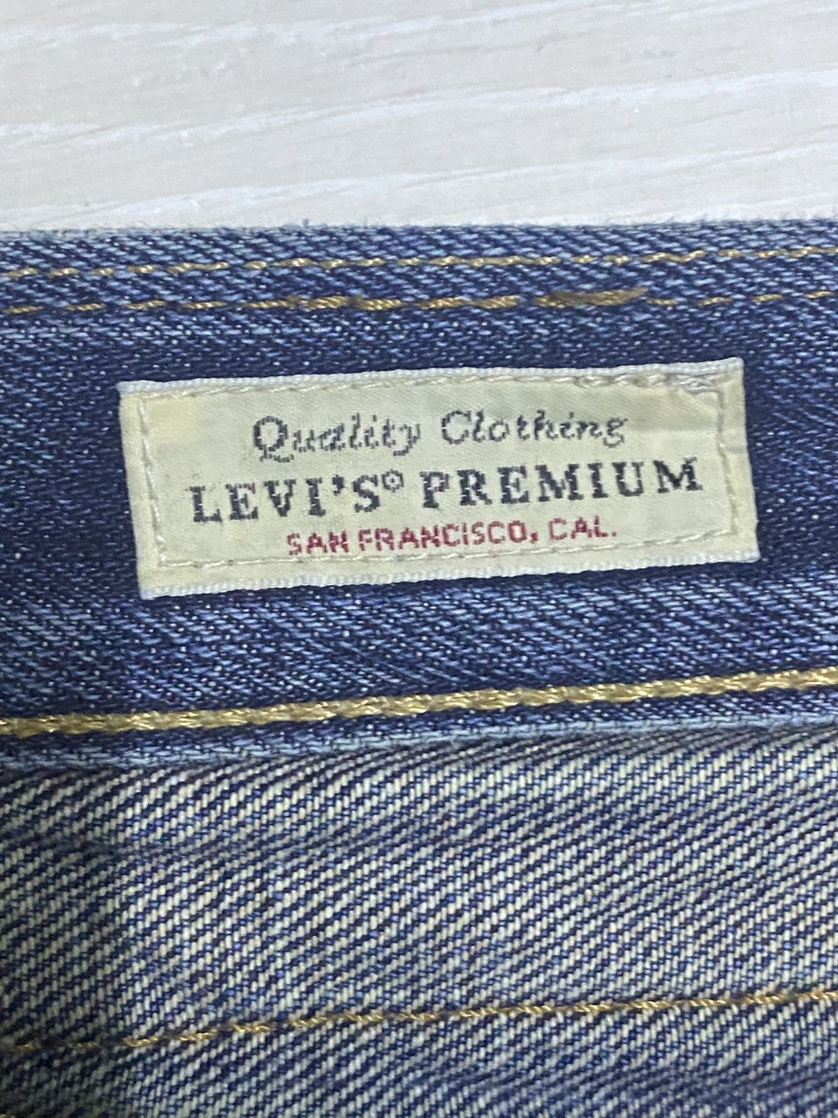 Levi's Vintage Levis 502 ButtonFly Blue Wash Distressed Loose Jeans Size US 33 - 15 Thumbnail