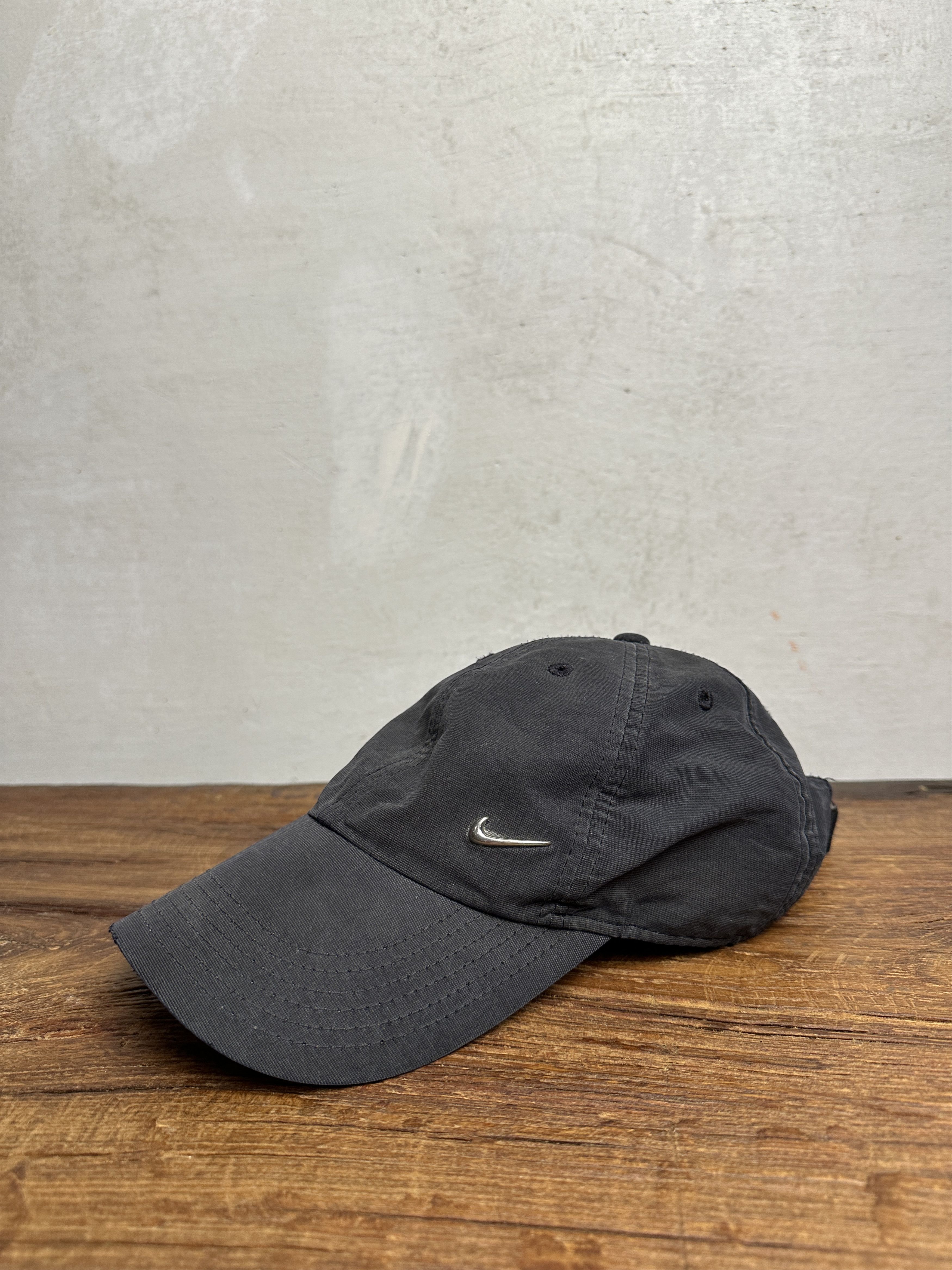 Nike Vintage Nike Logo Baseball Cap Size ONE SIZE - 1 Thumbnail