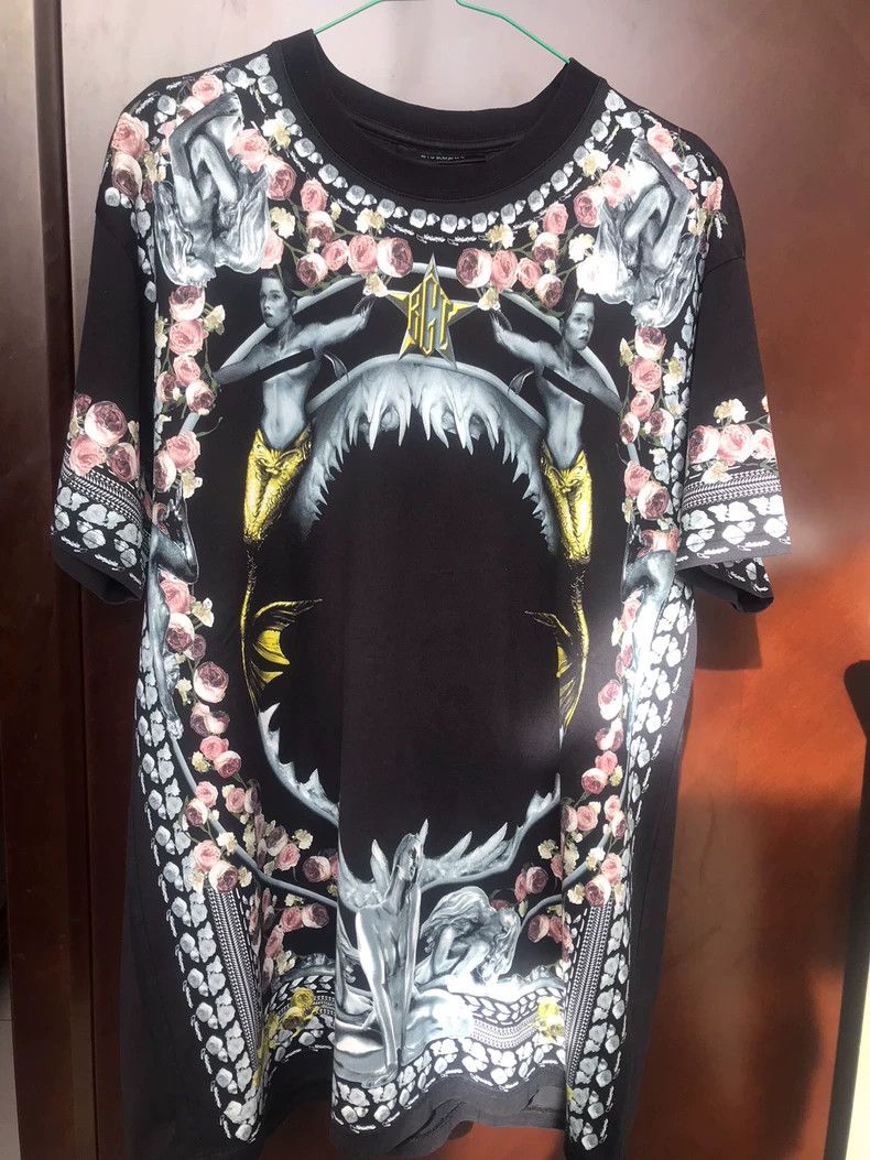 Givenchy Givenchy Extinct floral shark jaw Gi Size US XXS / EU 40 - 1 Thumbnail
