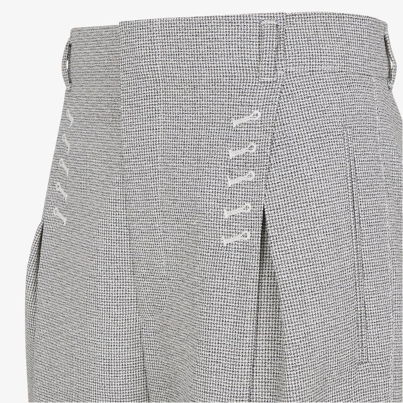 Fendi o1s1wg110326 Trousers in Grey Size 26" / US 2 / IT 38 - 3 Thumbnail