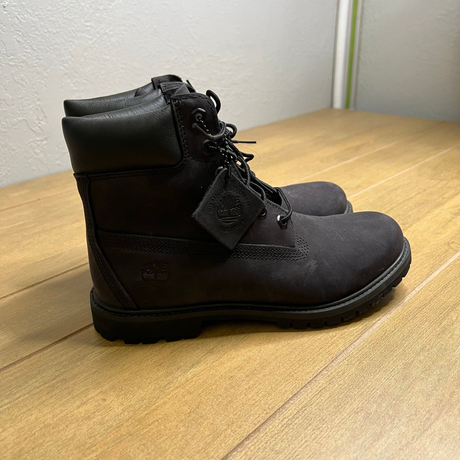 Timberland Women's Timberland Sz 9.5M 6-Inch Classic Boots 8658A Size US 9.5 / IT 39.5 - 2 Thumbnail