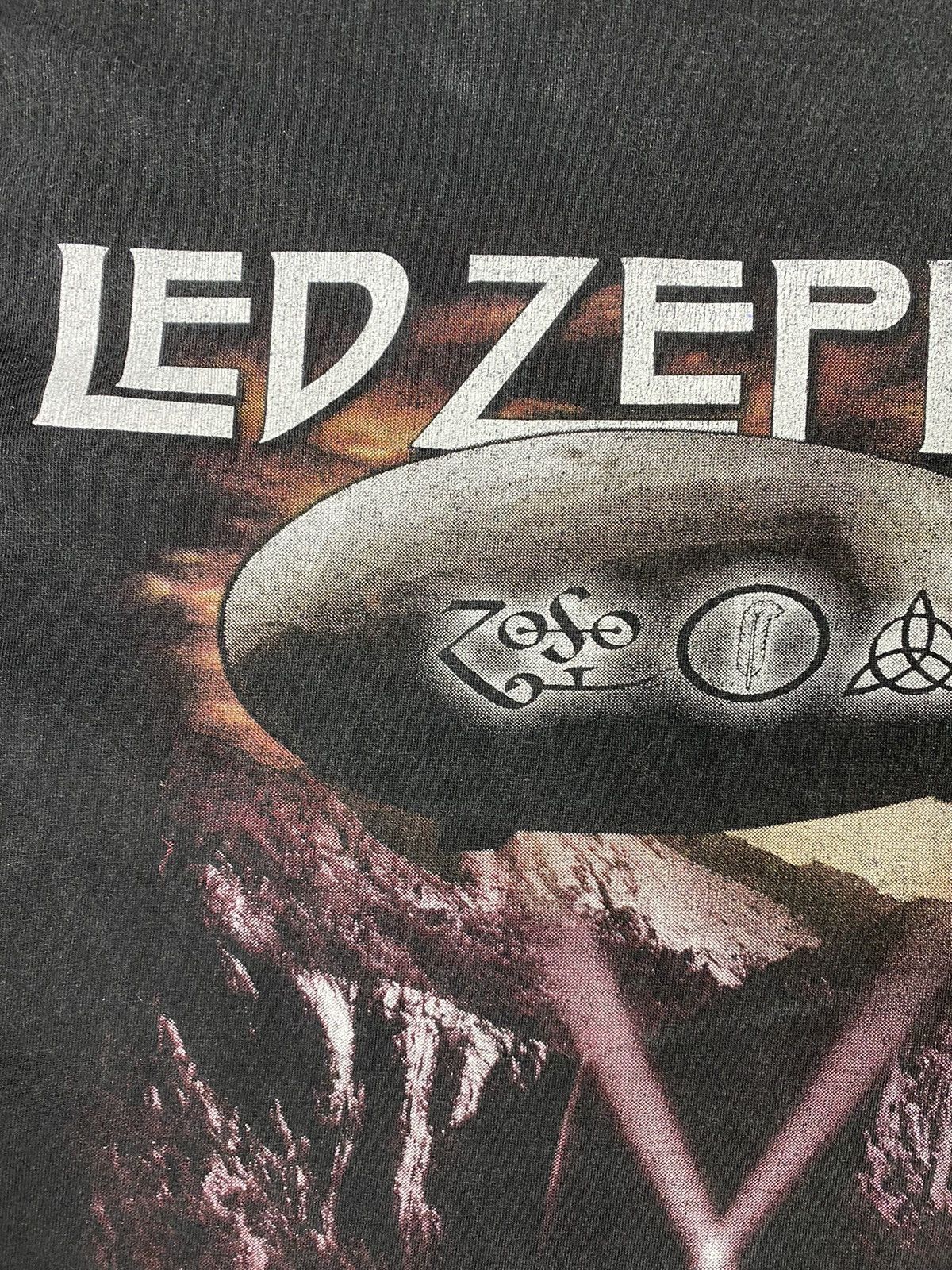 Vintage Vintage 90s Led Zeppelin Zoso Winterland Tee Size US L / EU 52-54 / 3 - 7 Thumbnail