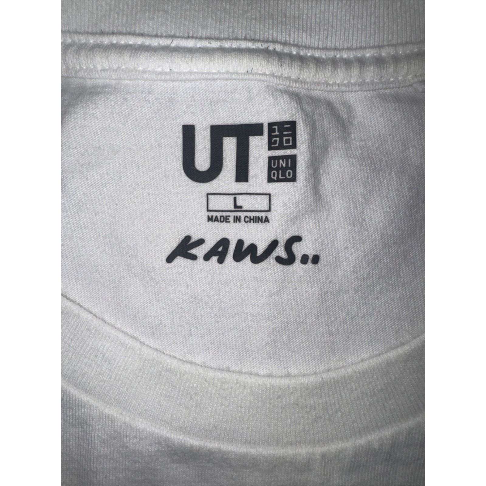 Kaws × Uniqlo Uniqlo x Kaws Graphic T-Shirt White Large 21x27 Size US L / EU 52-54 / 3 - 6 Thumbnail