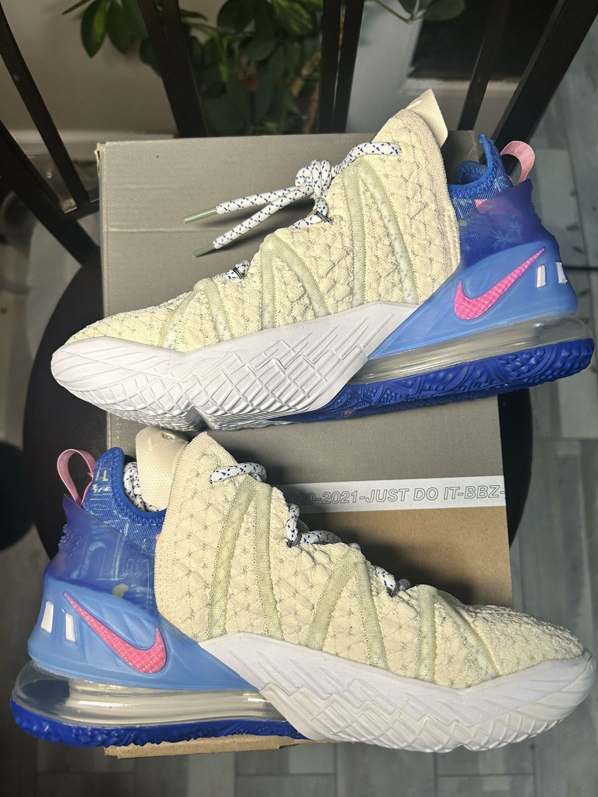 Nike LEBRON XVIII Size US 5.5 / EU 38 - 7 Thumbnail