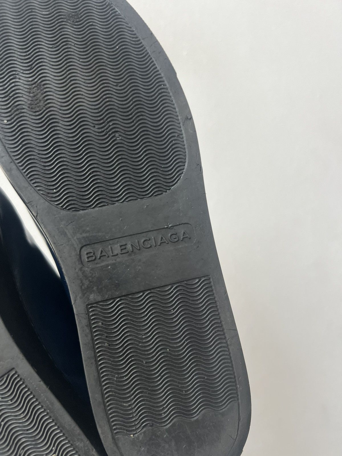 Balenciaga Balenciaga Arena Low Navy Blue Cracked Leather Sneakers Size US 8 / EU 41 - 13 Thumbnail