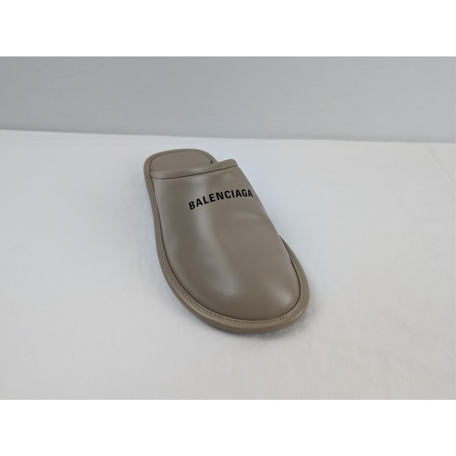 Balenciaga o1rshd1 Carrera Lux Calfskin Home Flat Slipper Taupe/Black Size US 9 / EU 42 - 3 Thumbnail