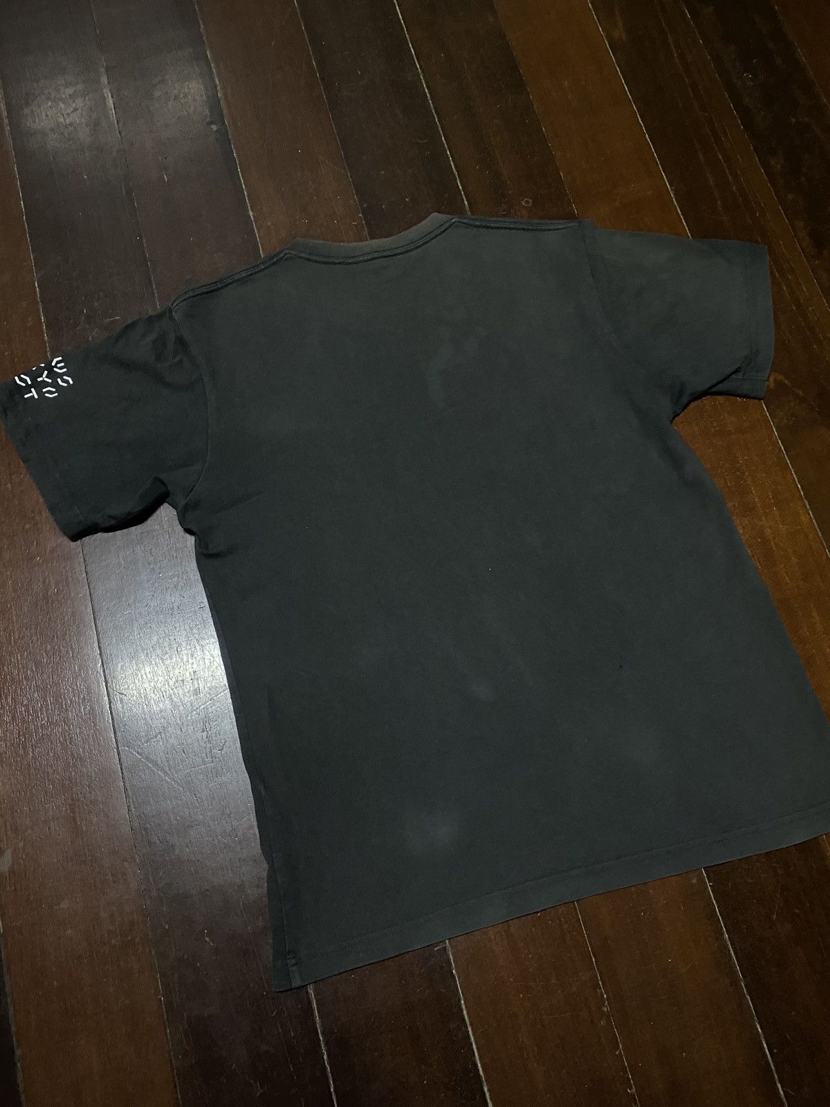 Hypebeast × Kaws FIRE 🔥🔥 UNIQLO X KAWS TOKYO FIRST SAD DESIGN Size US L / EU 52-54 / 3 - 10 Thumbnail
