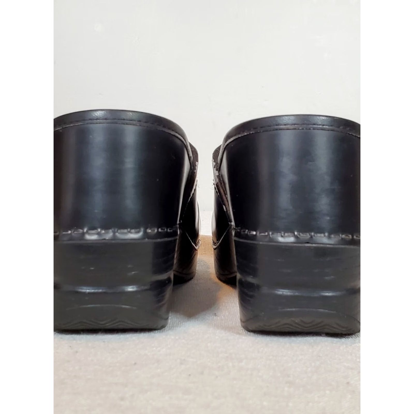 Dansko Dansko Clog Womens Black Leather Professional Work Clogs Women Size Size ONE SIZE - 5 Thumbnail
