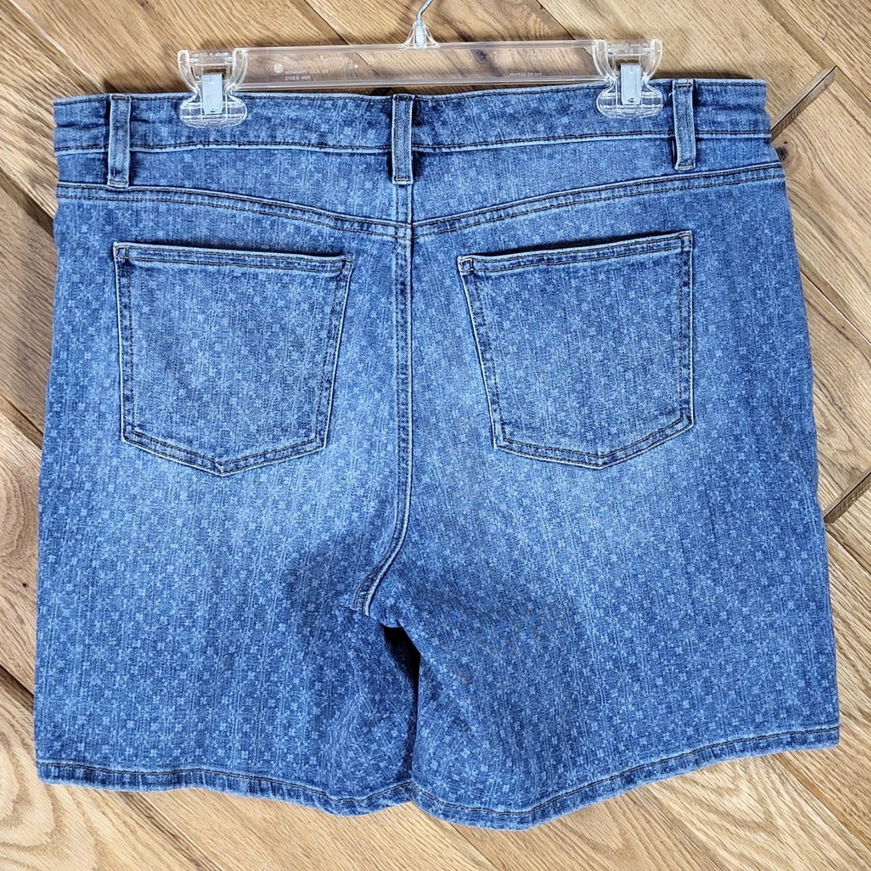 Chaps Chaps Denim Shorts Women 12 Star Print Stretch Medium Wash Blue Pockets Bermuda Casual Everyday 5-Pocket USA Womens Size 34" / US 12 / IT 48 - 2 Thumbnail