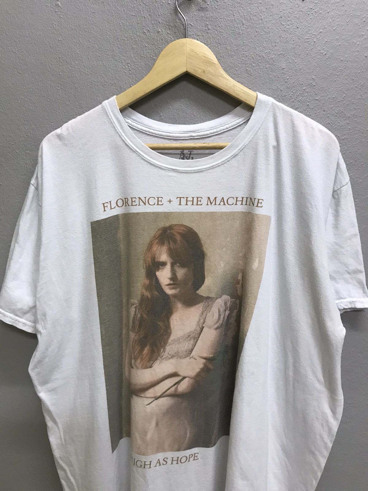 Band Tees FLORENCE & THE MACHINE ENGLISH ROCK BAND VOCALIST TSHIRT Size US XXL / EU 58 / 5 - 4 Thumbnail