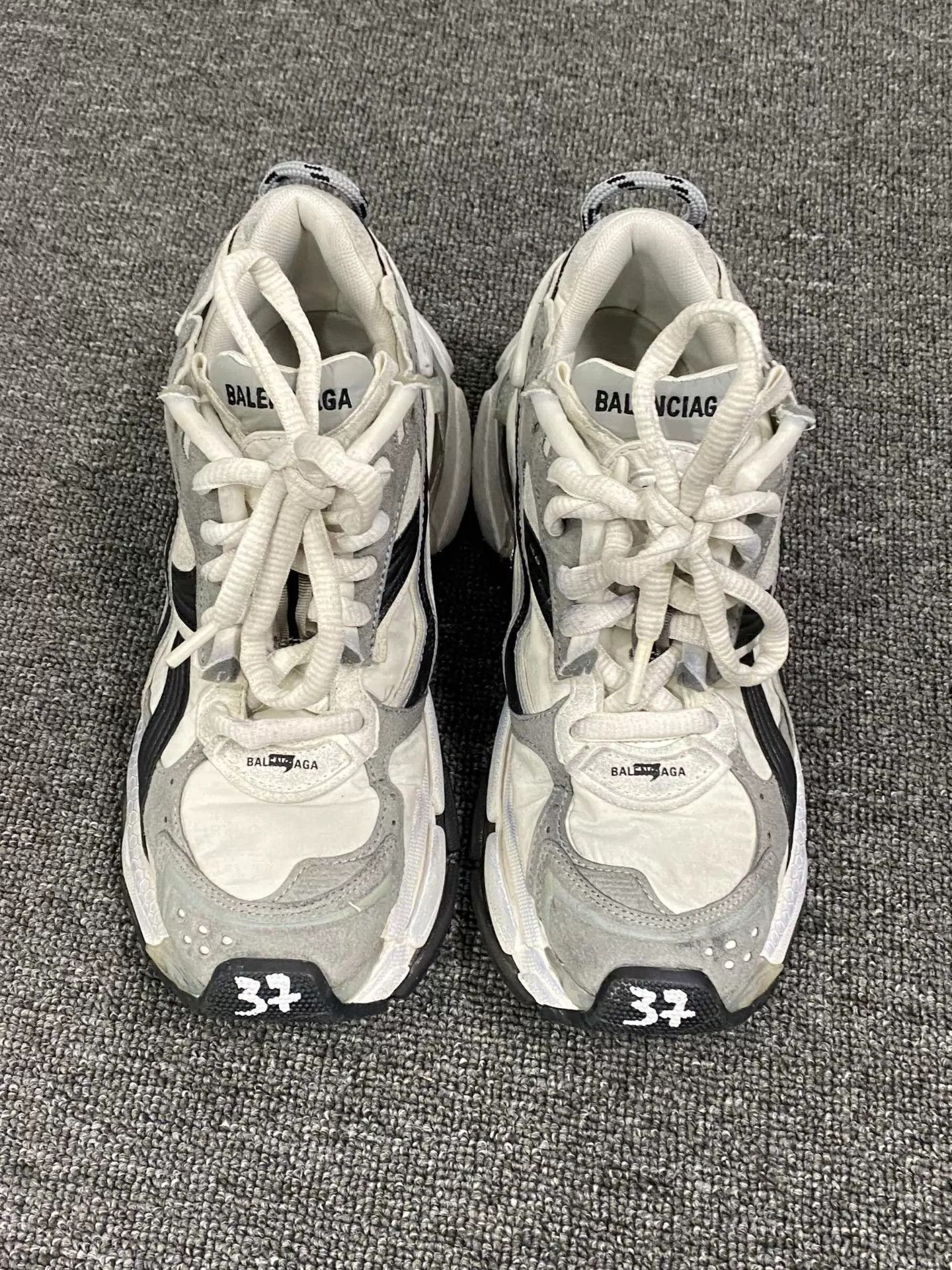 Balenciaga Balenciaga Women's Runner 37 98 New Size US 7 / IT 37 - 2 Thumbnail