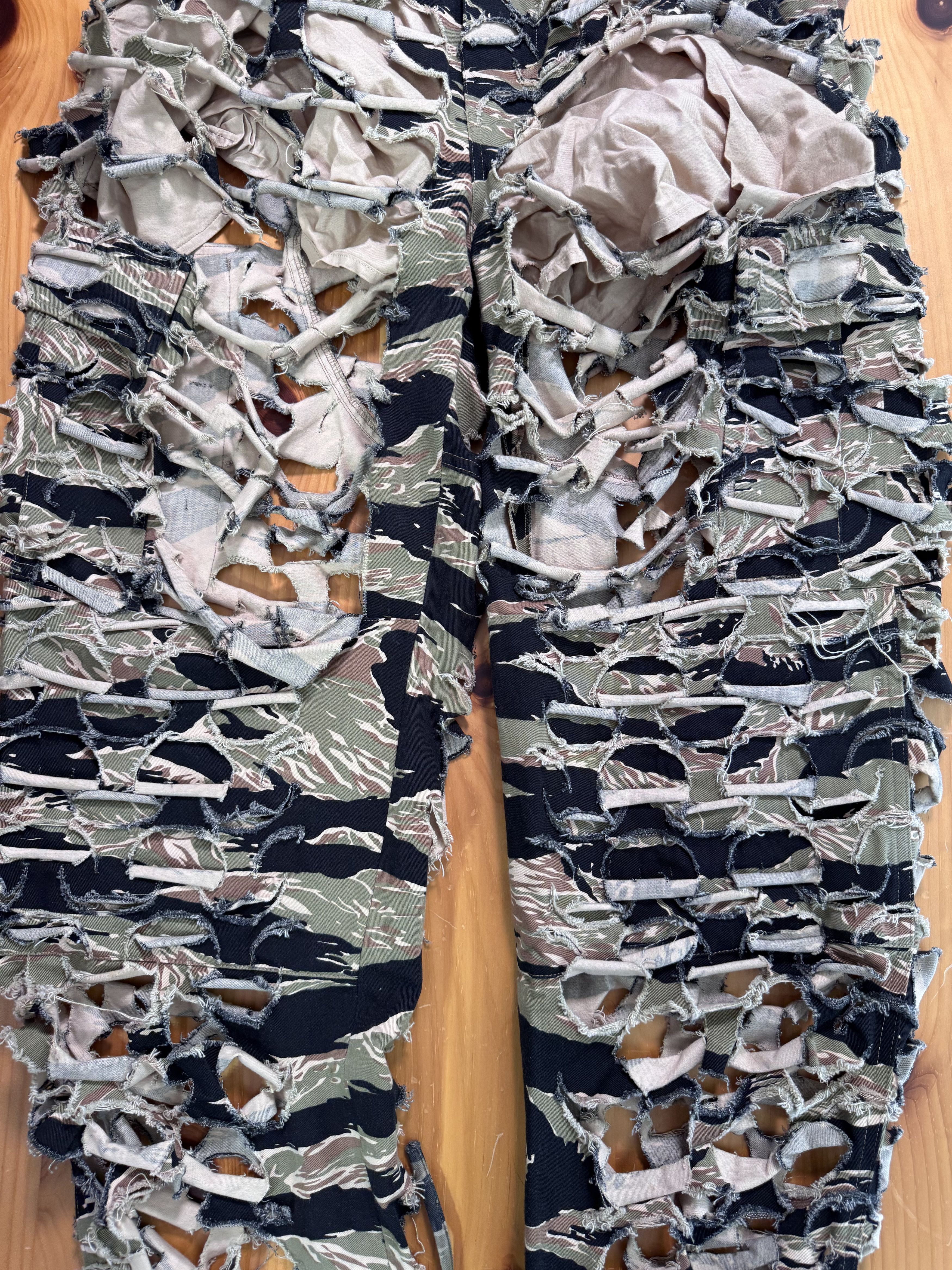 Vetements AW18 Runway Vetements Laser Cut Tiger Camo Cargo Pant Size US 34 / EU 50 - 3 Thumbnail
